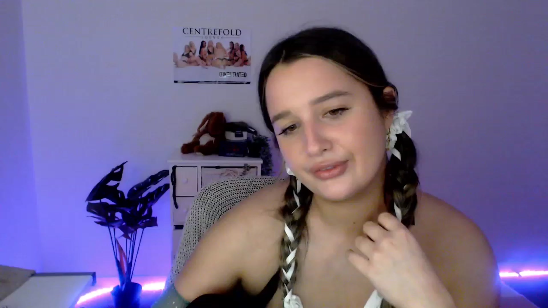 Gallery image thumbnail from StonksRoom's myfreecams stream on, 12/22/2023, 11:47 image 16 of 20