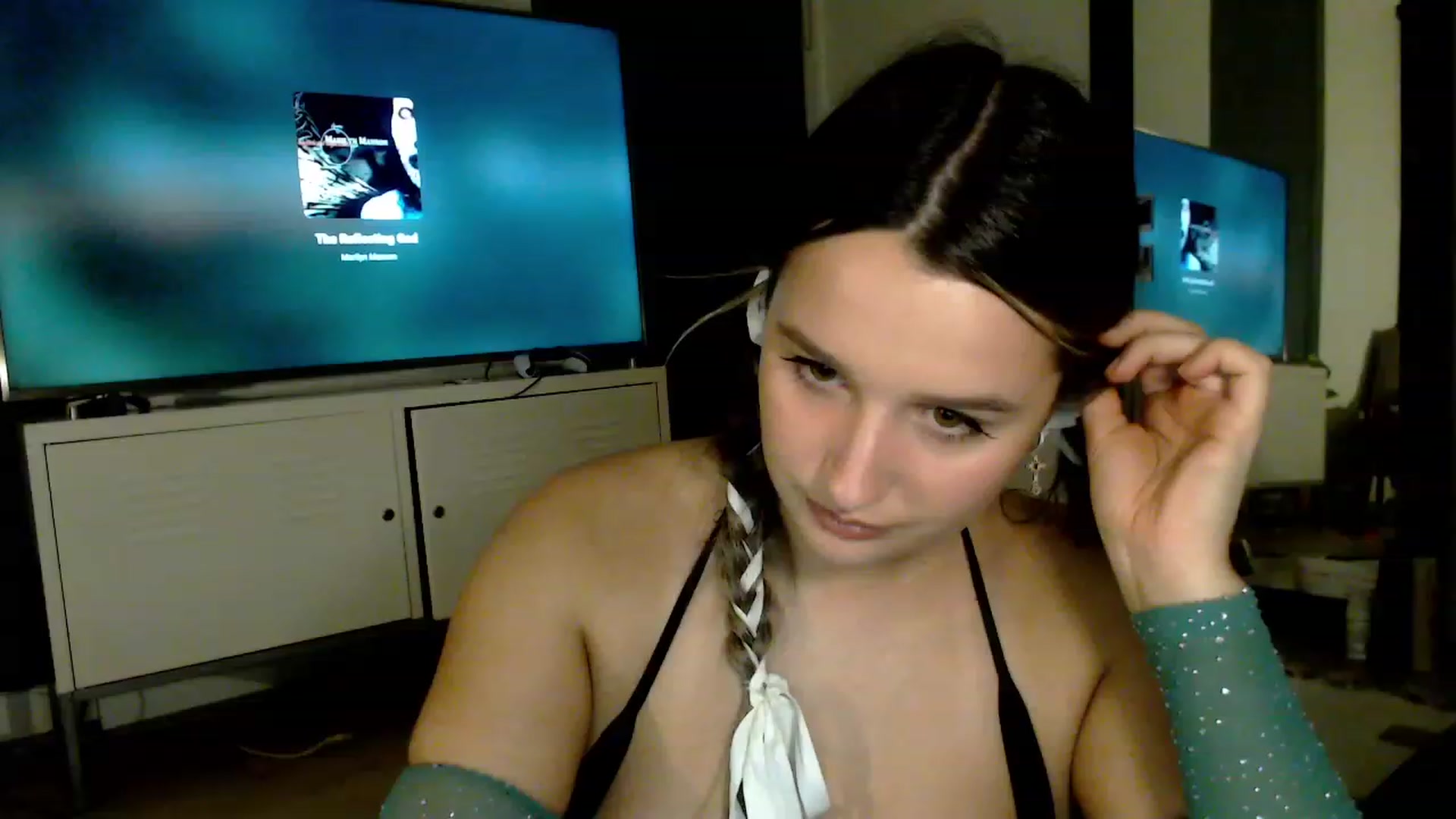 Gallery image thumbnail from StonksRoom's myfreecams stream on, 12/22/2023, 14:34 image 16 of 20