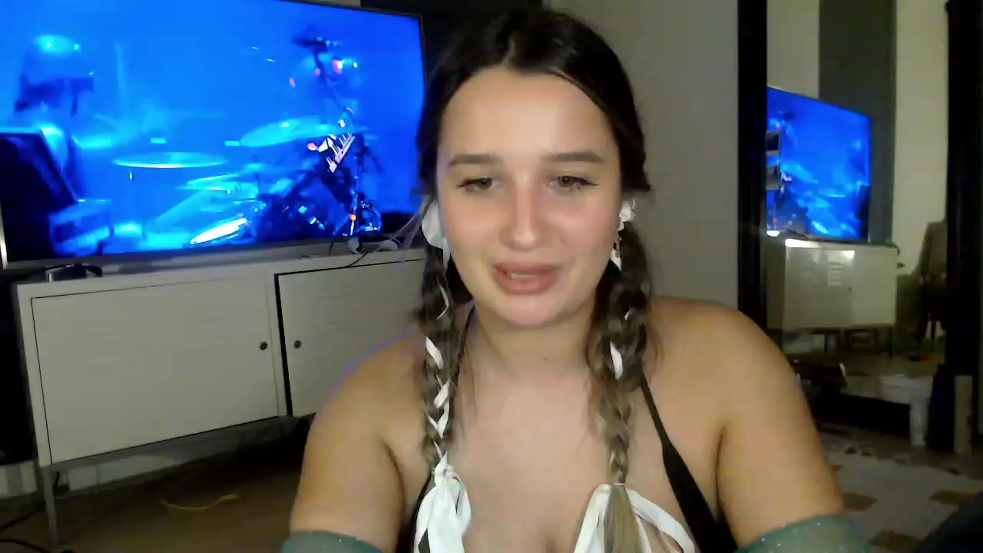 Gallery image thumbnail from StonksRoom's myfreecams stream on, 12/22/2023, 14:34 image 19 of 20