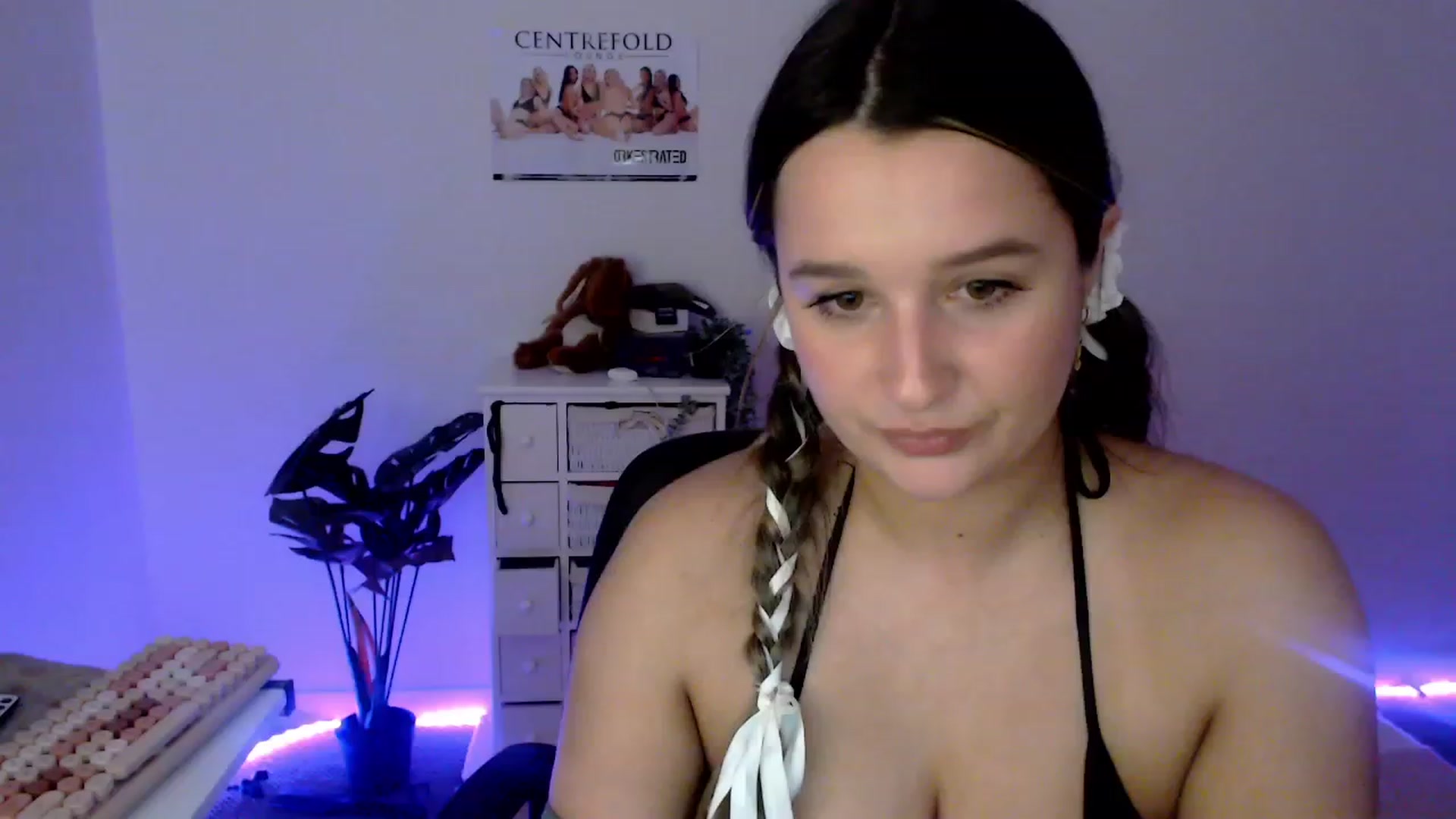 Gallery image thumbnail from StonksRoom's myfreecams stream on, 12/22/2023, 14:34 image 8 of 20