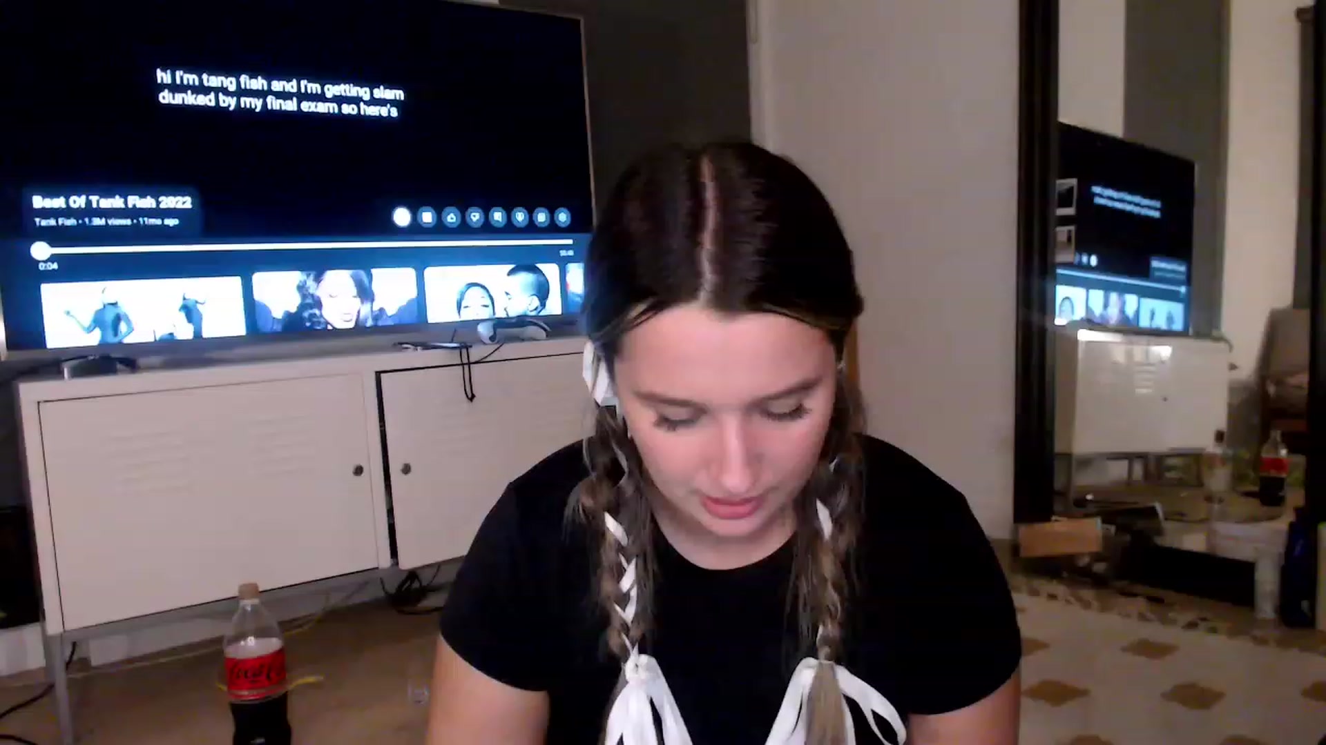 Gallery image thumbnail from StonksRoom's myfreecams stream on, 12/22/2023, 17:32 image 4 of 20