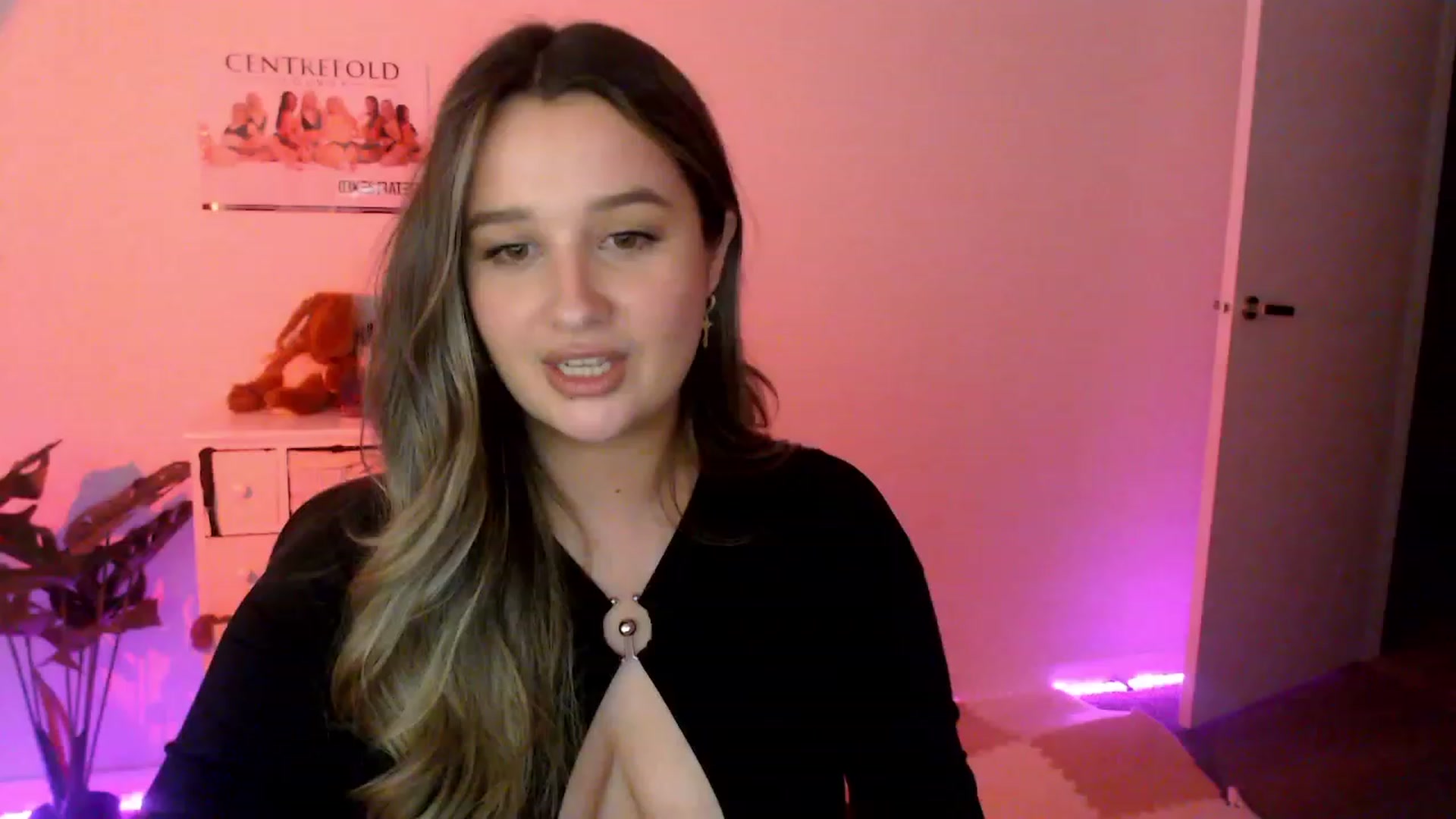 Gallery image thumbnail from StonksRoom's myfreecams stream on, 12/30/2023, 12:26 image 20 of 20