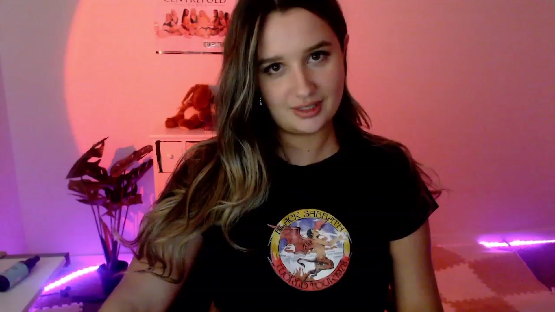 Gallery image thumbnail from StonksRoom's myfreecams stream on, 12/30/2023, 16:08 image 17 of 20