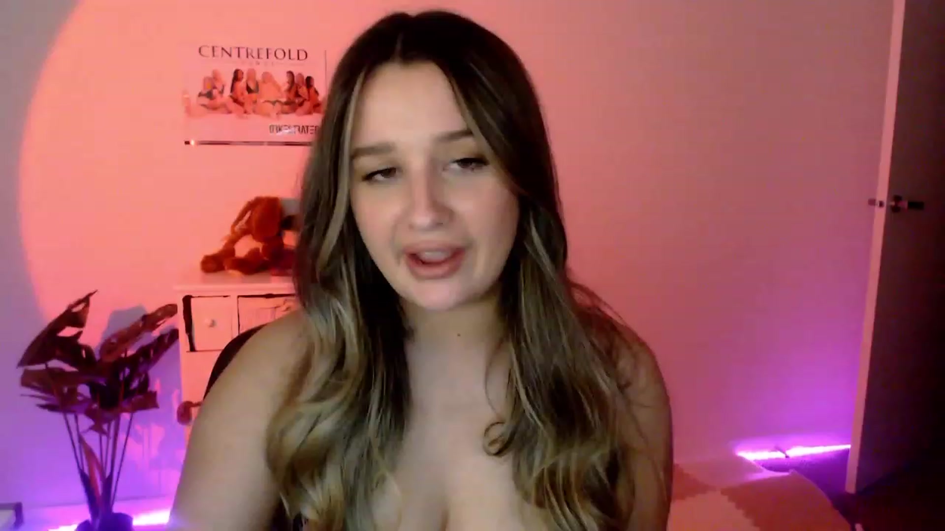 Gallery image thumbnail from StonksRoom's myfreecams stream on, 12/30/2023, 16:08 image 4 of 20