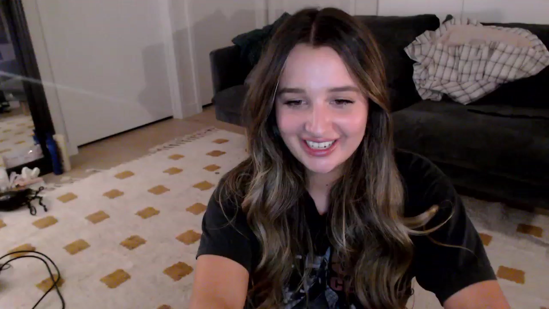 Gallery image thumbnail from StonksRoom's myfreecams stream on, 12/31/2023, 18:18 image 4 of 20