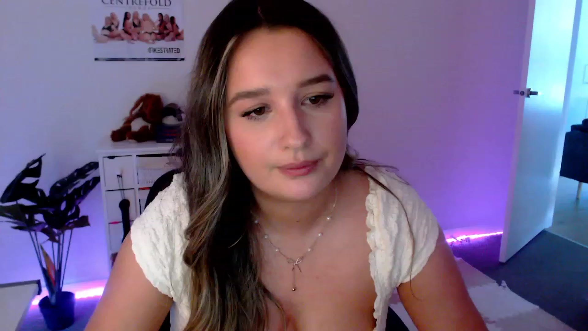 Gallery image thumbnail from StonksRoom's myfreecams stream on, 01/10/2024, 10:52 image 1 of 20