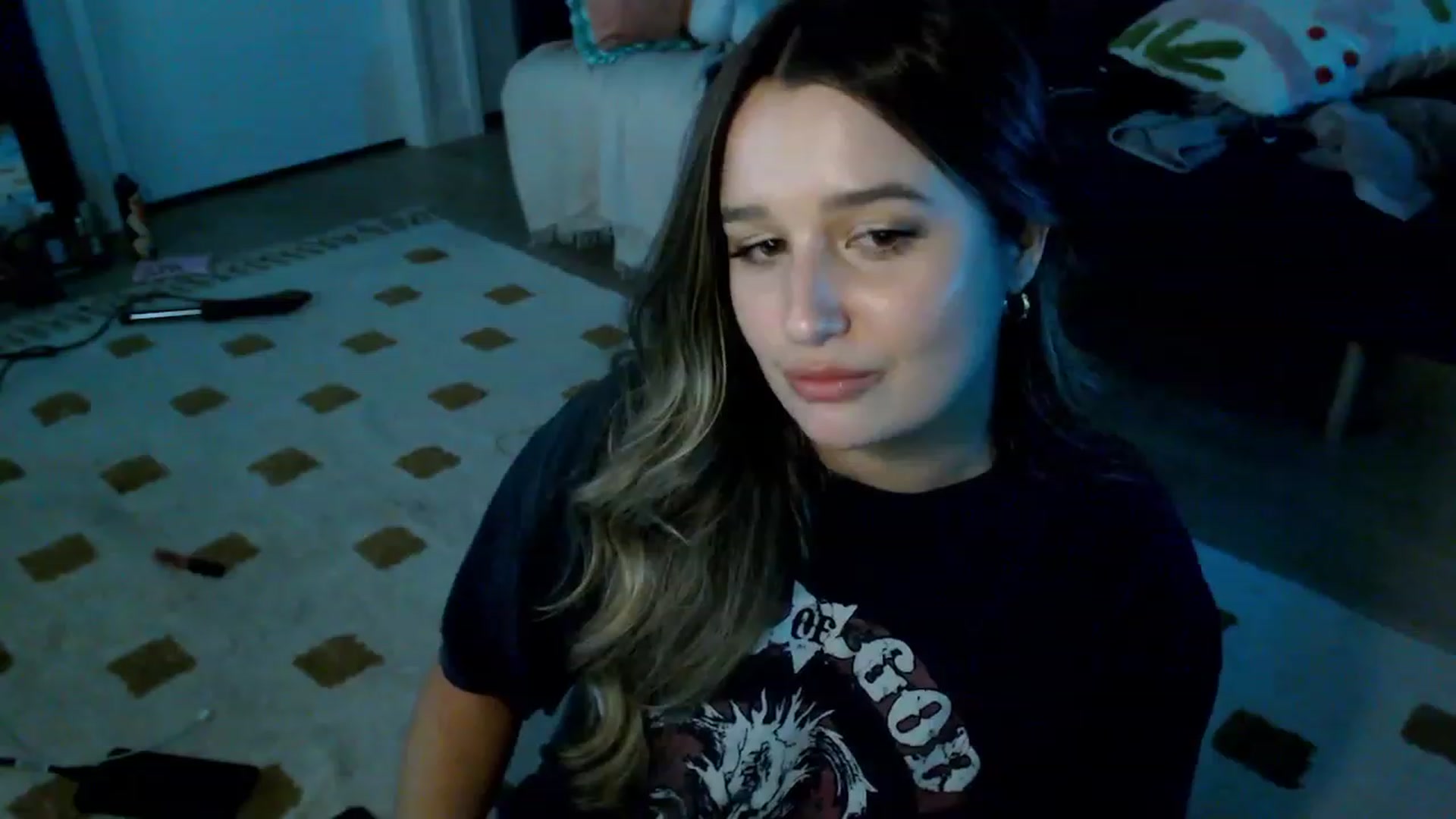 Gallery image thumbnail from StonksRoom's myfreecams stream on, 01/13/2024, 19:08 image 14 of 20