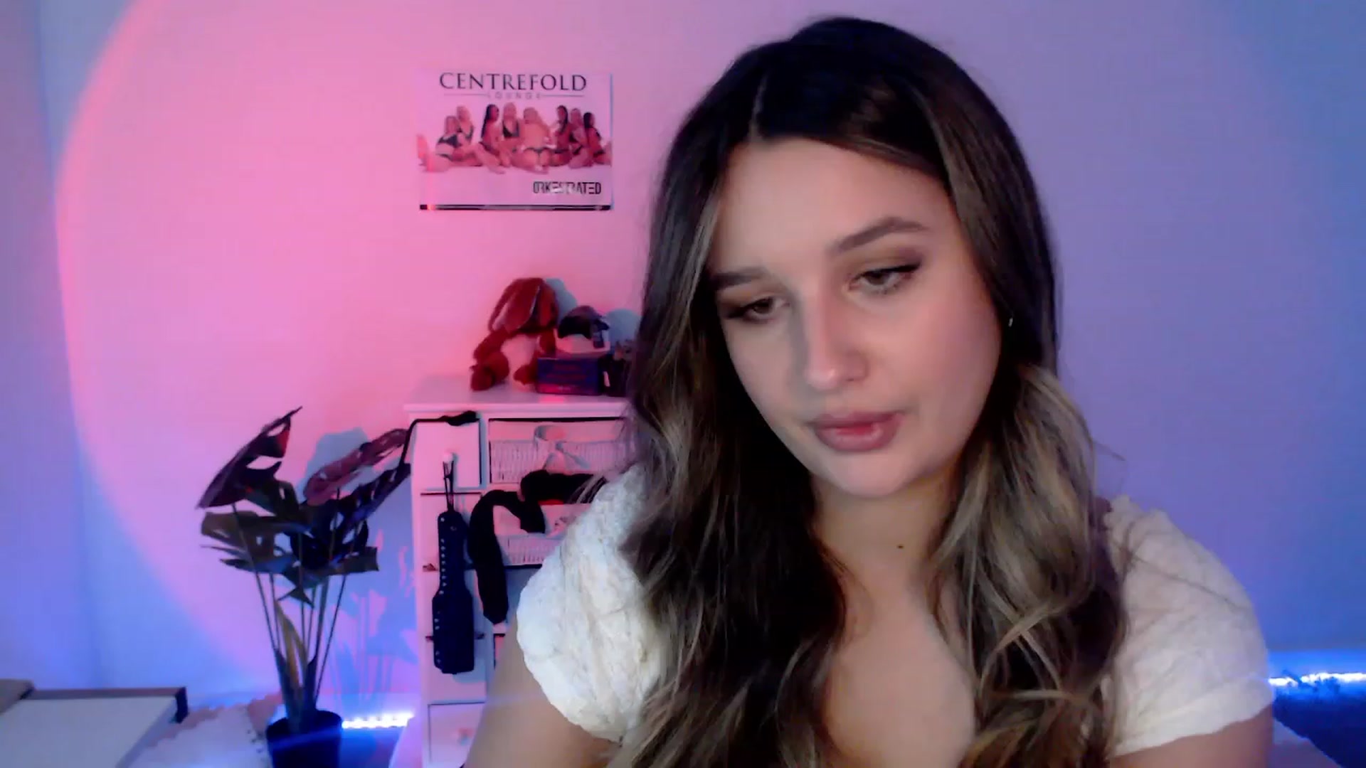 Gallery image thumbnail from StonksRoom's myfreecams stream on, 01/26/2024, 07:31 image 15 of 20