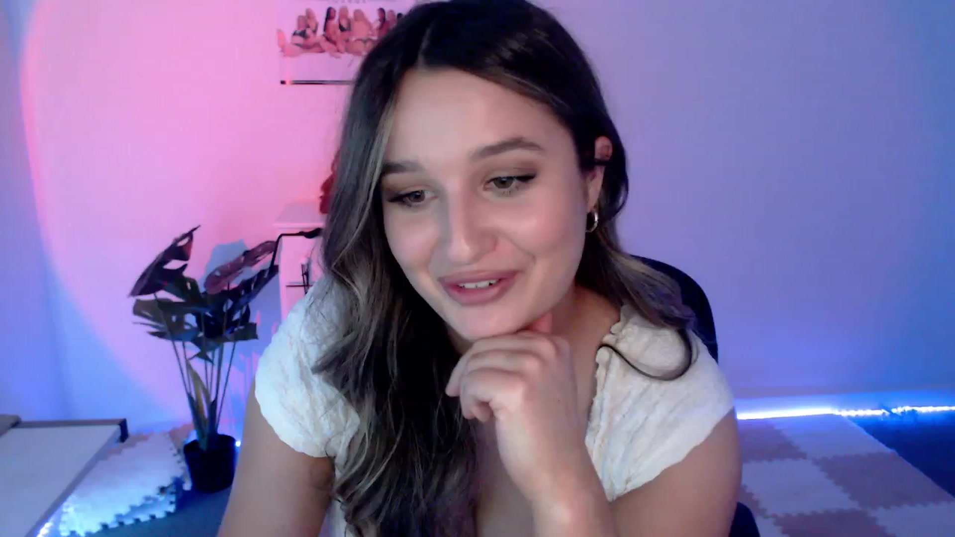 Gallery image thumbnail from StonksRoom's myfreecams stream on, 01/26/2024, 10:04 image 1 of 20