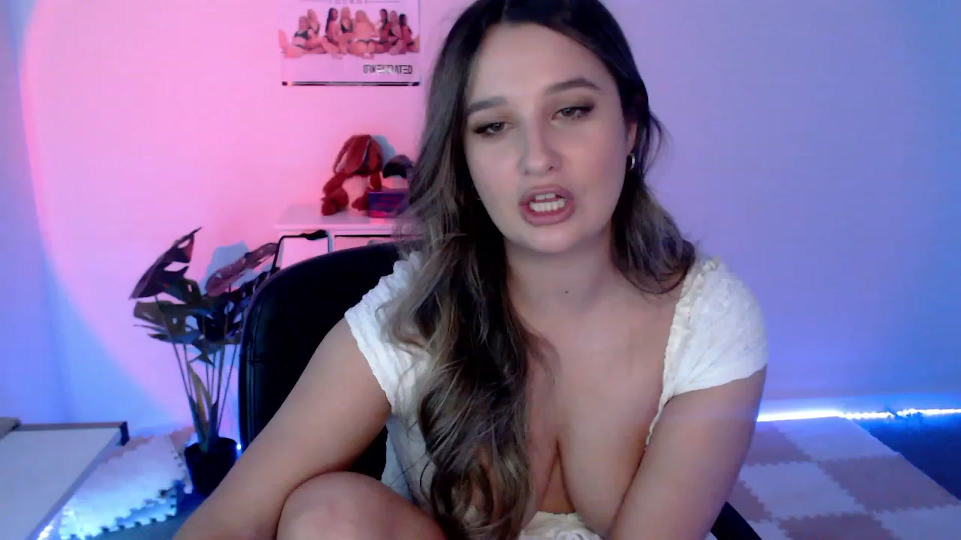 Gallery image thumbnail from StonksRoom's myfreecams stream on, 01/26/2024, 10:04 image 3 of 20