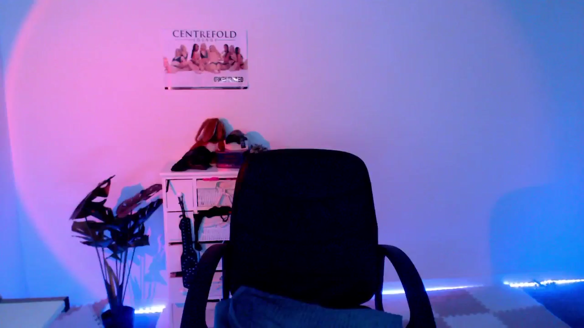 Gallery image thumbnail from StonksRoom's myfreecams stream on, 01/31/2024, 11:30 image 13 of 20