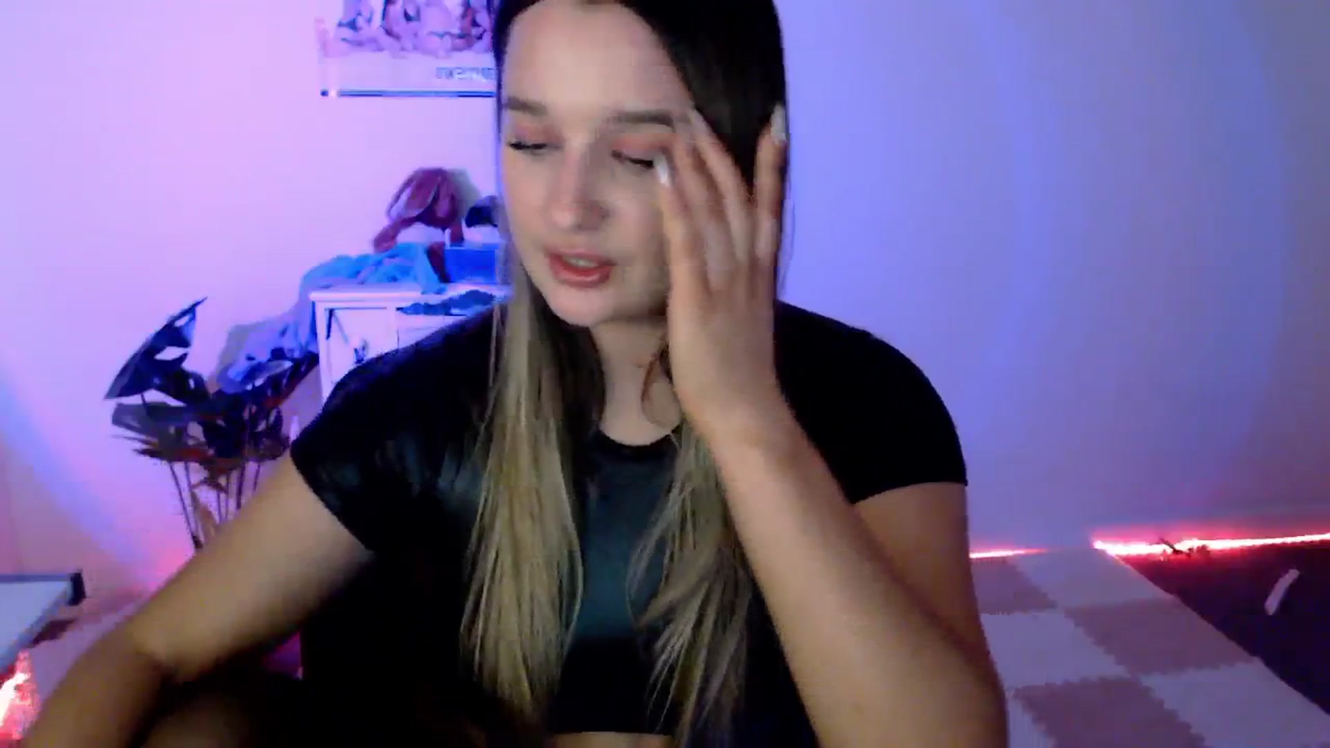 Gallery image thumbnail from StonksRoom's myfreecams stream on, 01/31/2024, 12:33 image 16 of 20