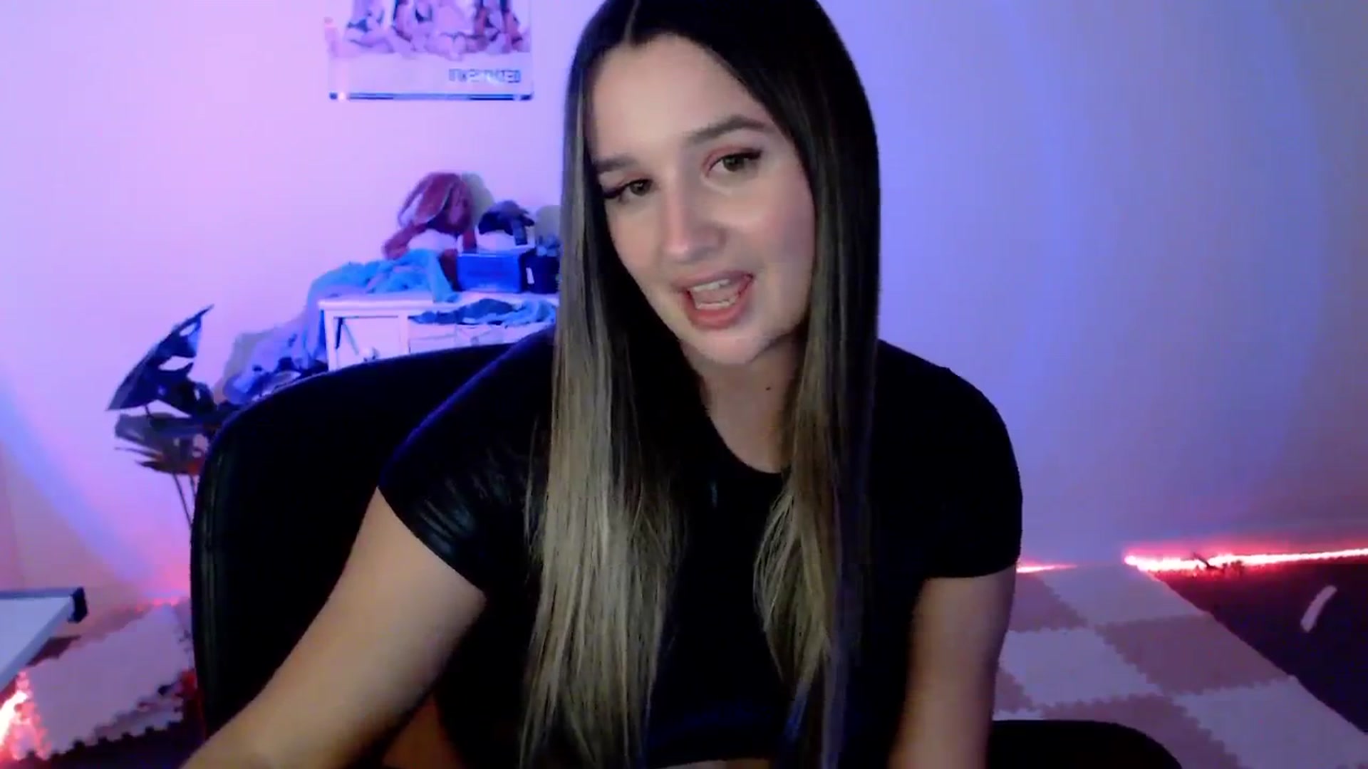 Gallery image thumbnail from StonksRoom's myfreecams stream on, 01/31/2024, 12:33 image 15 of 20