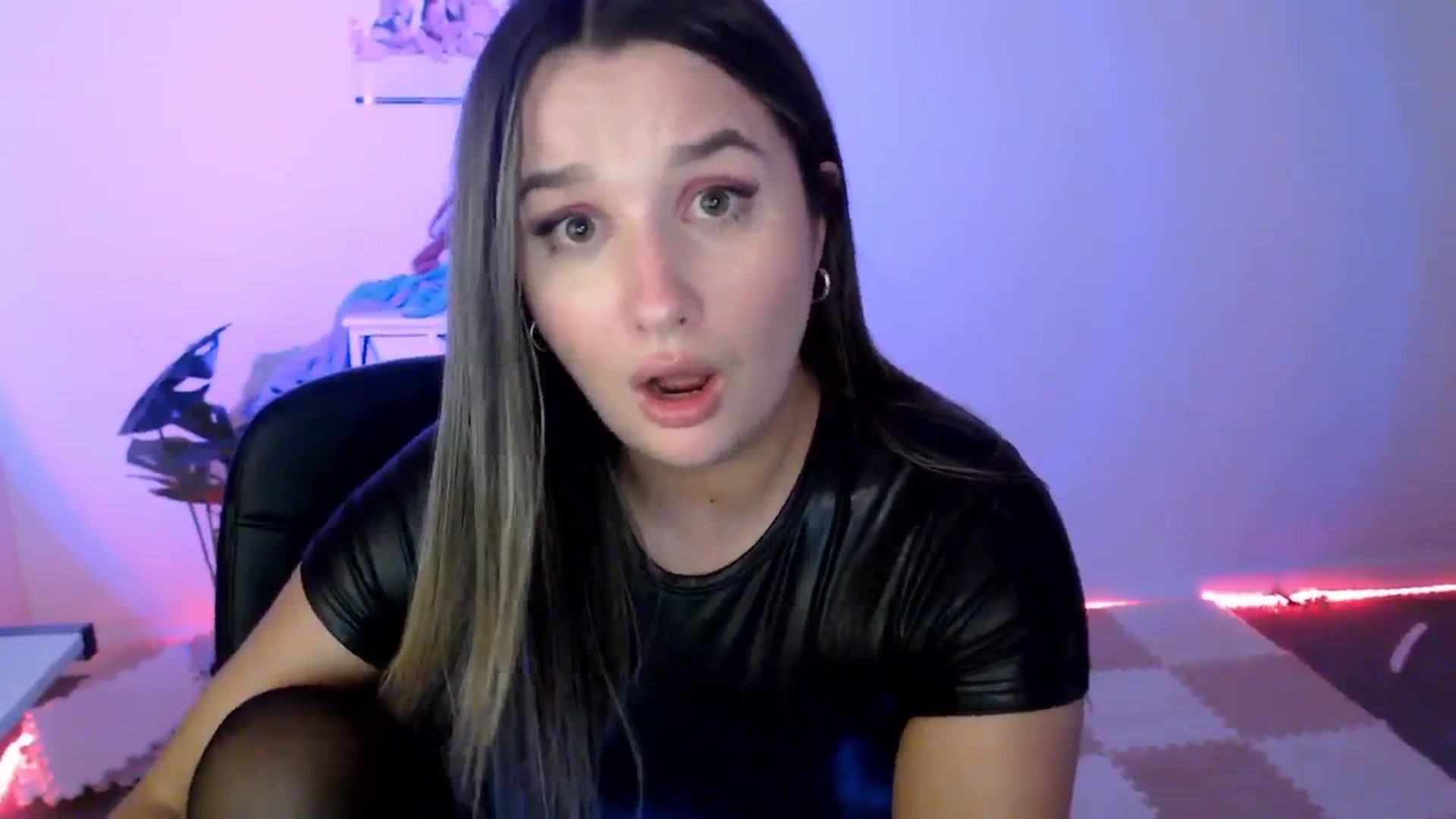 Gallery image thumbnail from StonksRoom's myfreecams stream on, 01/31/2024, 13:13 image 15 of 20