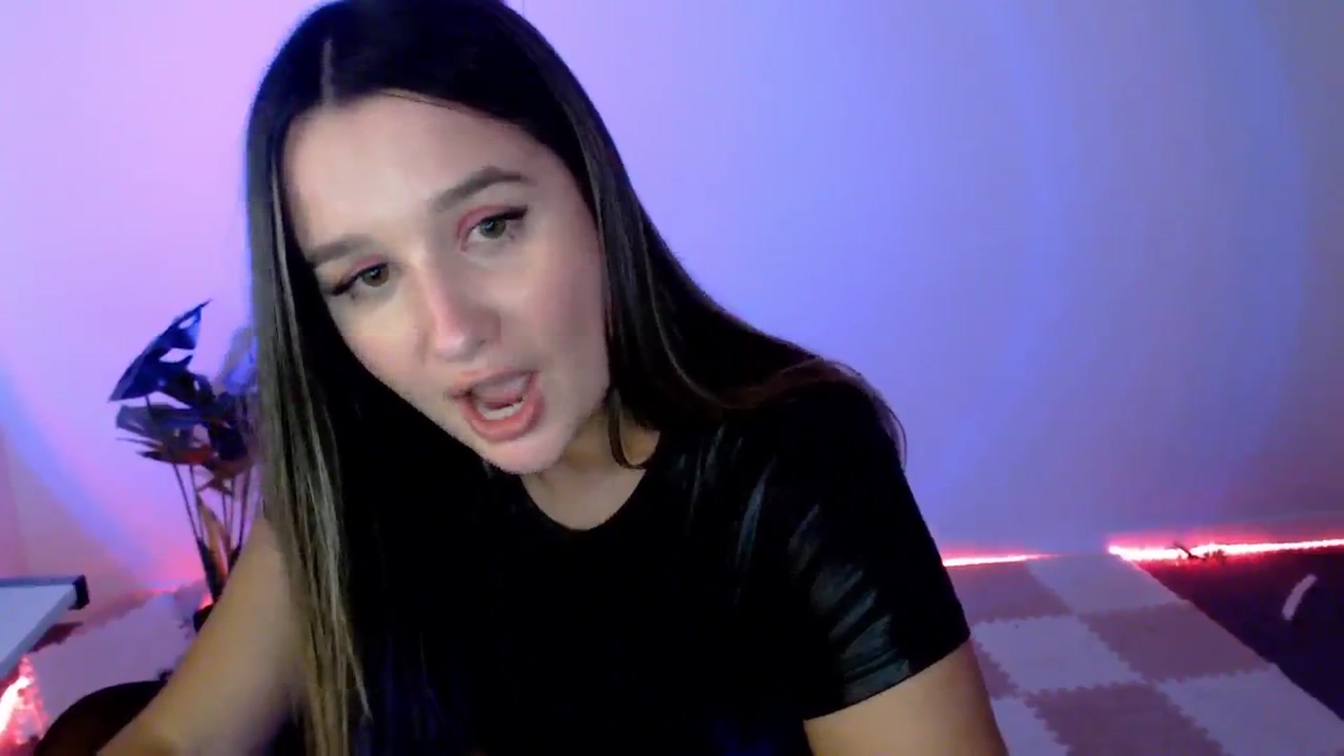 Gallery image thumbnail from StonksRoom's myfreecams stream on, 01/31/2024, 13:13 image 6 of 20