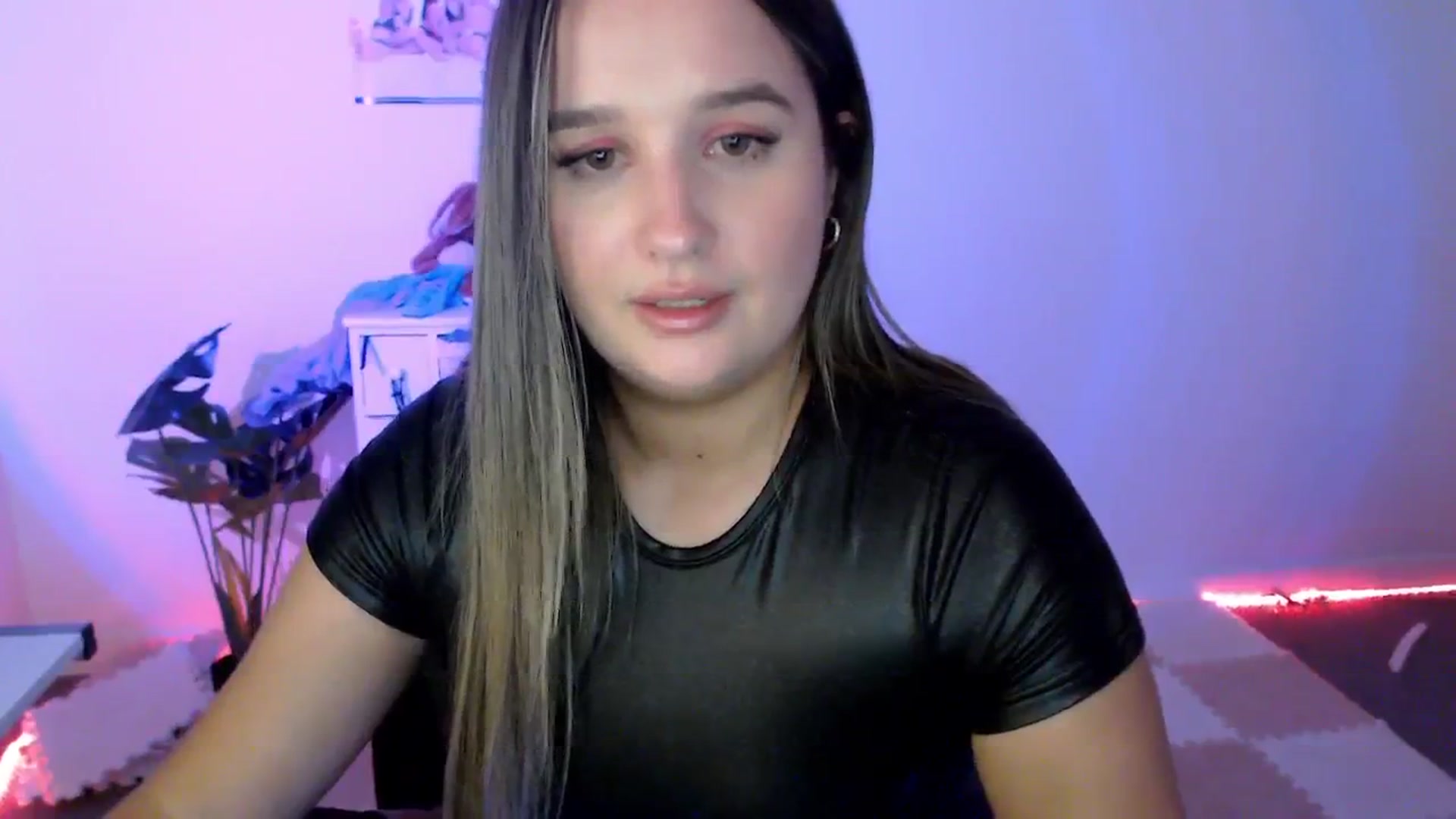 Gallery image thumbnail from StonksRoom's myfreecams stream on, 01/31/2024, 13:13 image 18 of 20
