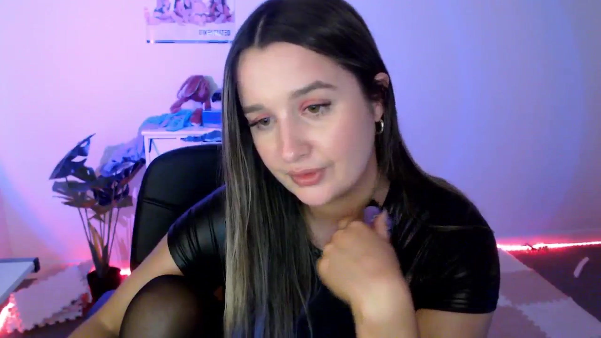 Gallery image thumbnail from StonksRoom's myfreecams stream on, 01/31/2024, 13:13 image 16 of 20