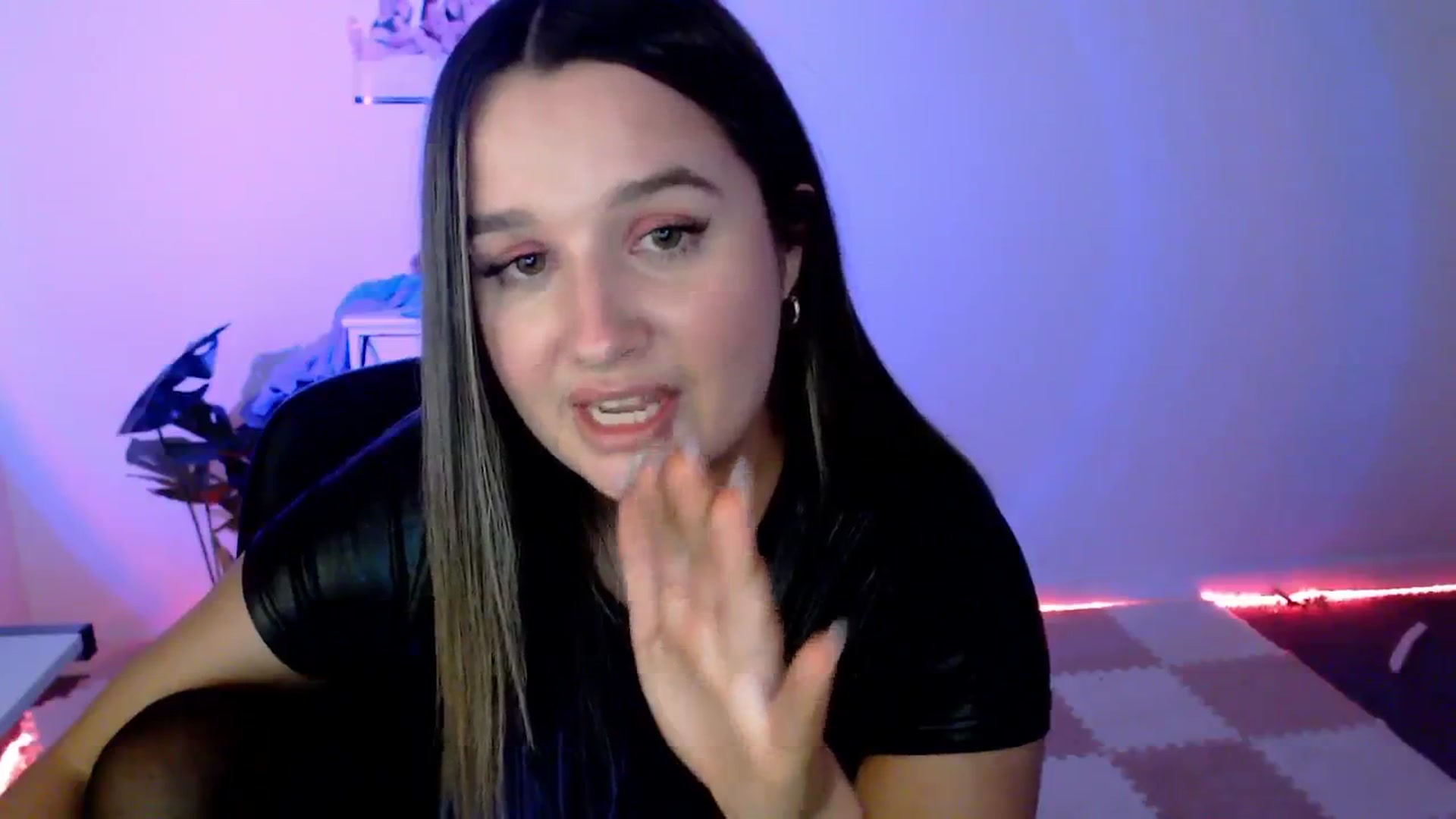Gallery image thumbnail from StonksRoom's myfreecams stream on, 01/31/2024, 13:13 image 12 of 20