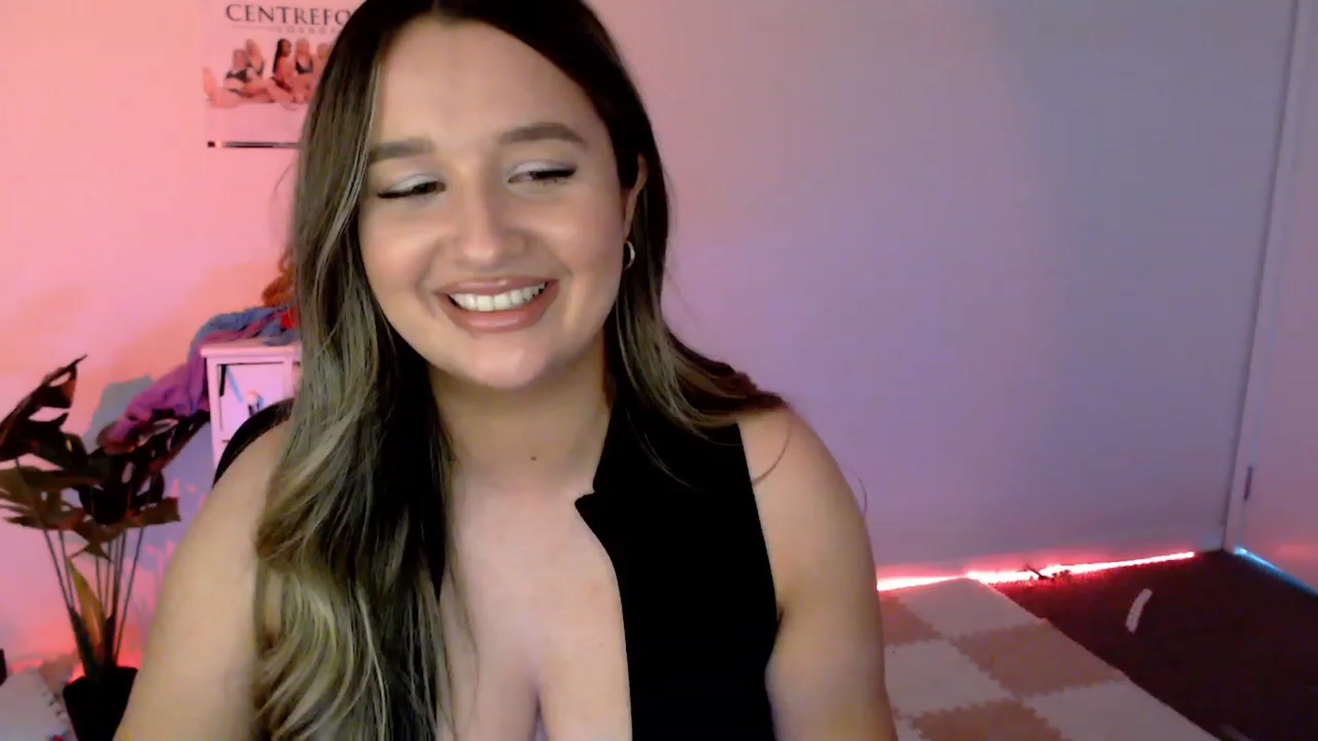 Gallery image thumbnail from StonksRoom's myfreecams stream on, 02/02/2024, 09:10 image 20 of 20