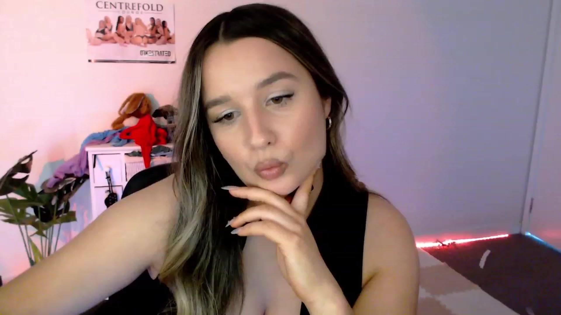 Gallery image thumbnail from StonksRoom's myfreecams stream on, 02/02/2024, 09:10 image 17 of 20