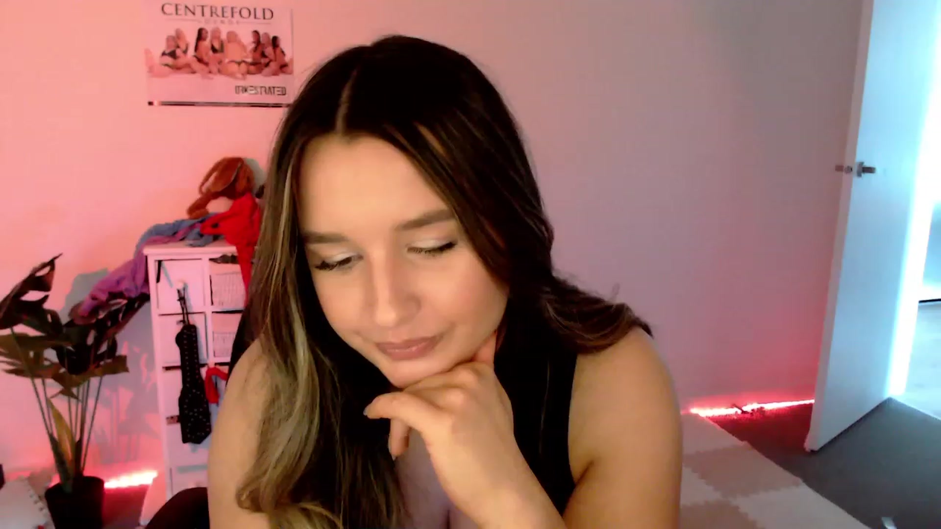 Gallery image thumbnail from StonksRoom's myfreecams stream on, 02/02/2024, 09:10 image 6 of 20