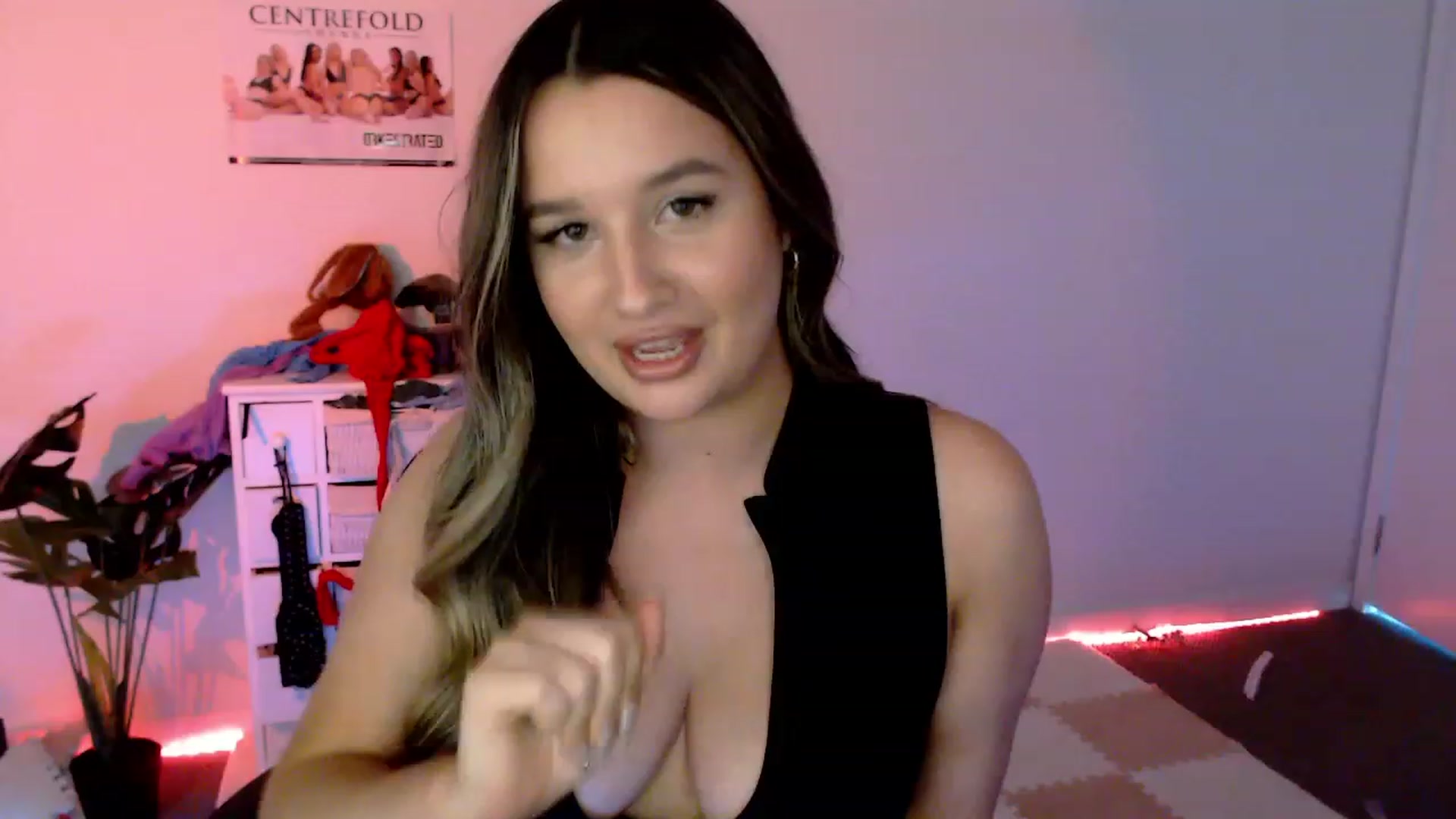 Gallery image thumbnail from StonksRoom's myfreecams stream on, 02/02/2024, 09:10 image 15 of 20