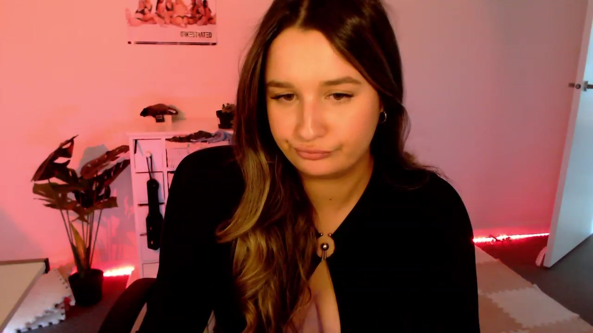 Gallery image thumbnail from StonksRoom's myfreecams stream on, 02/09/2024, 08:54 image 16 of 20