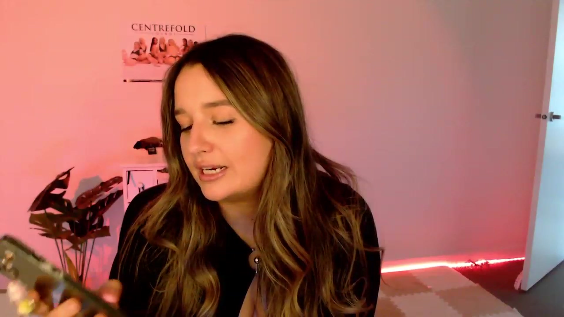 Gallery image thumbnail from StonksRoom's myfreecams stream on, 02/09/2024, 08:54 image 10 of 20