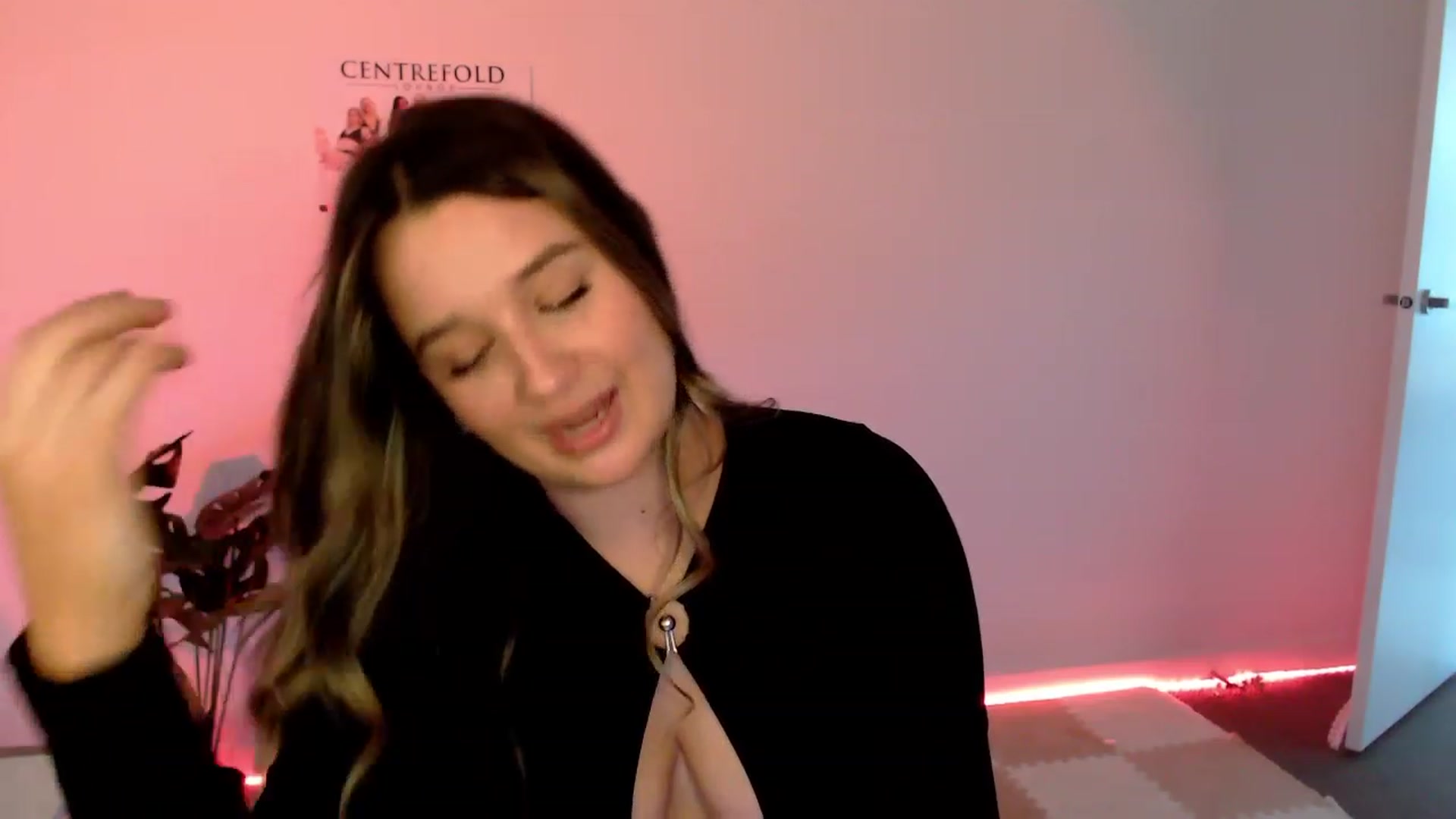 Gallery image thumbnail from StonksRoom's myfreecams stream on, 02/09/2024, 08:54 image 9 of 20