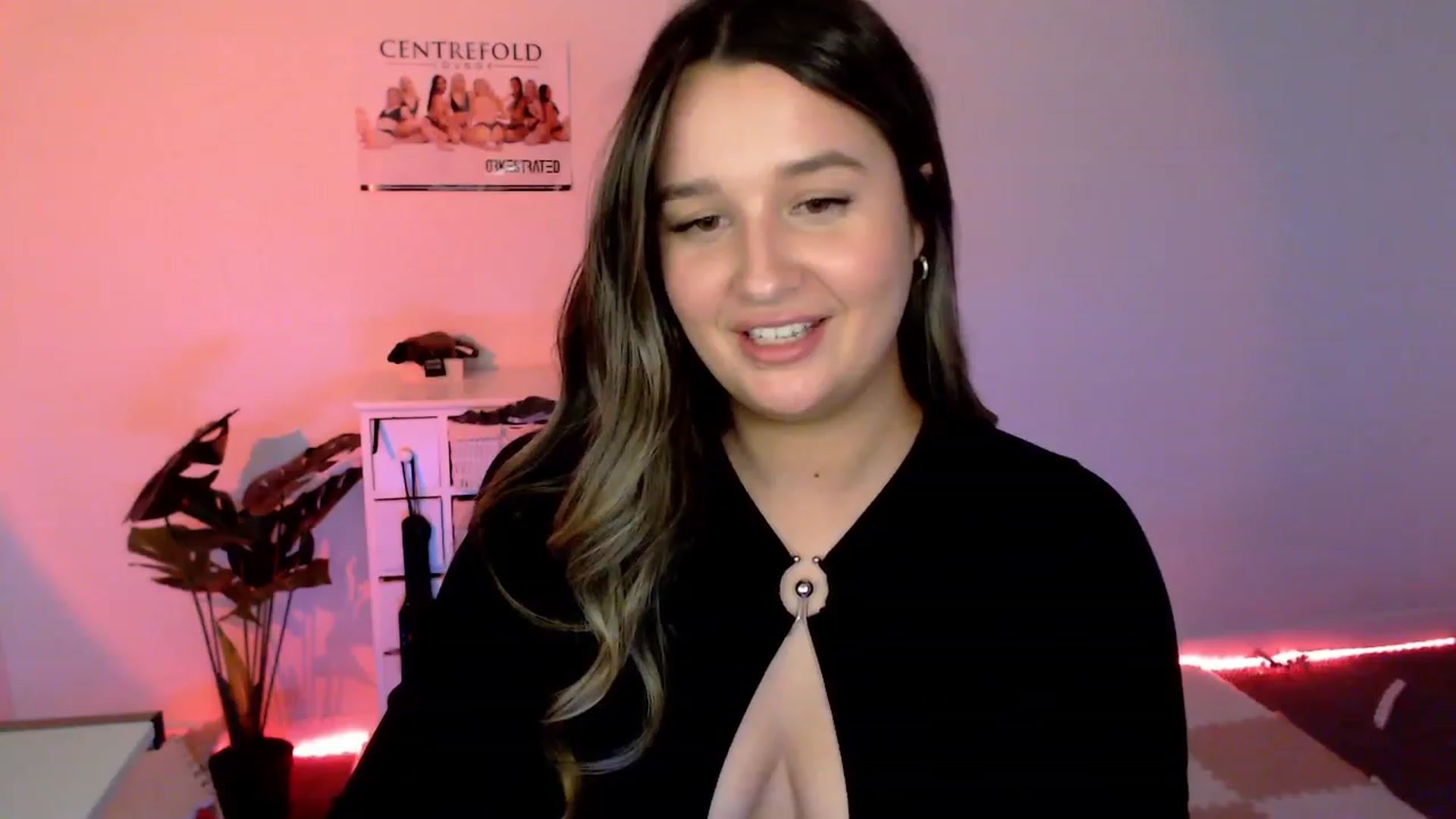 Gallery image thumbnail from StonksRoom's myfreecams stream on, 02/09/2024, 09:32 image 18 of 20