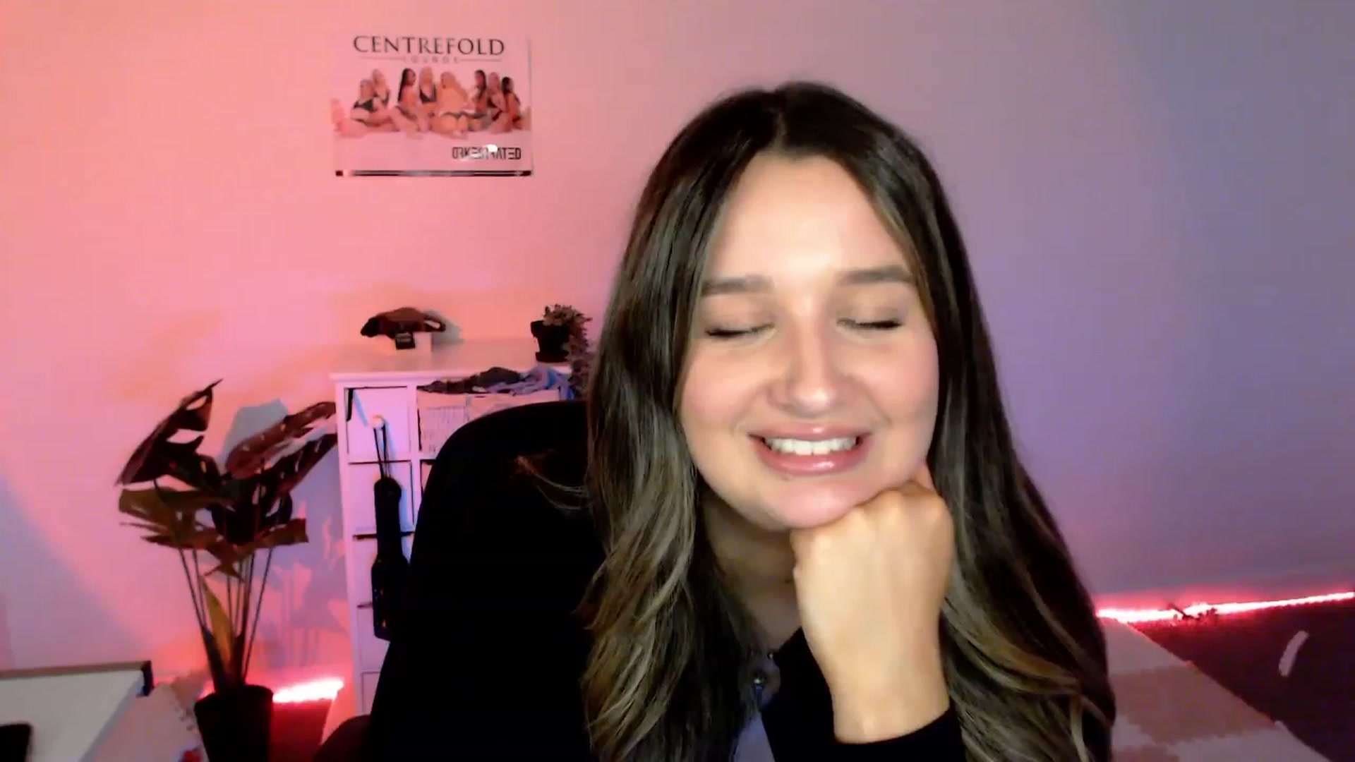 Gallery image thumbnail from StonksRoom's myfreecams stream on, 02/09/2024, 09:32 image 10 of 20