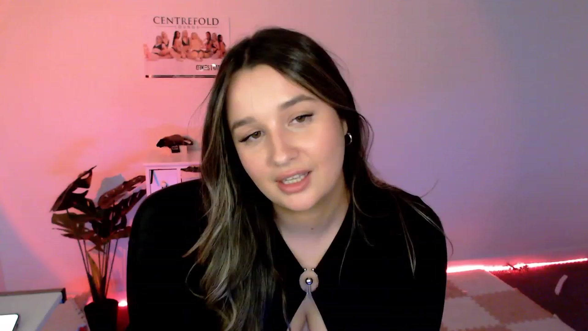 Gallery image thumbnail from StonksRoom's myfreecams stream on, 02/09/2024, 09:32 image 14 of 20