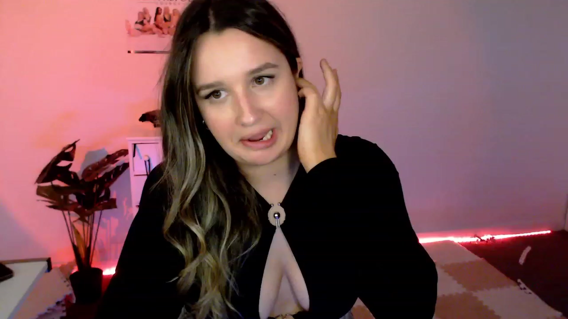 Gallery image thumbnail from StonksRoom's myfreecams stream on, 02/09/2024, 10:09 image 10 of 20