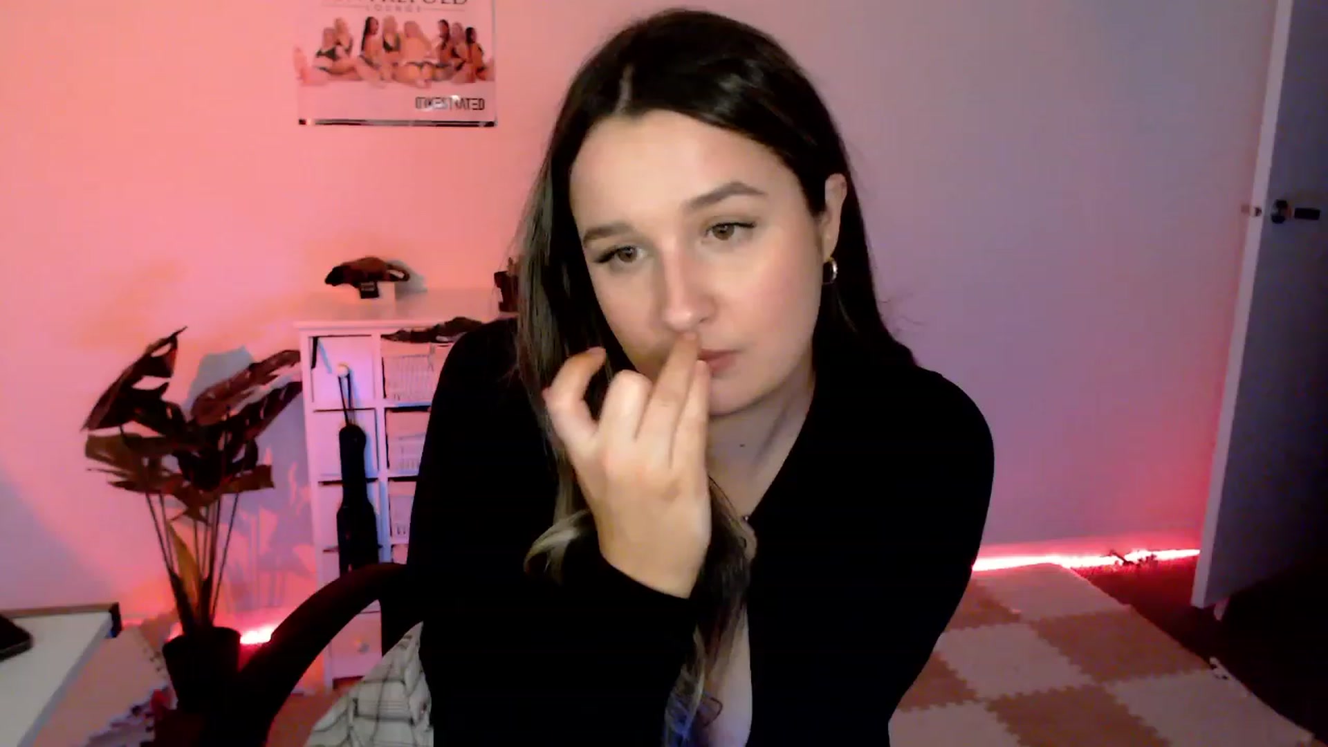 Gallery image thumbnail from StonksRoom's myfreecams stream on, 02/09/2024, 10:09 image 20 of 20