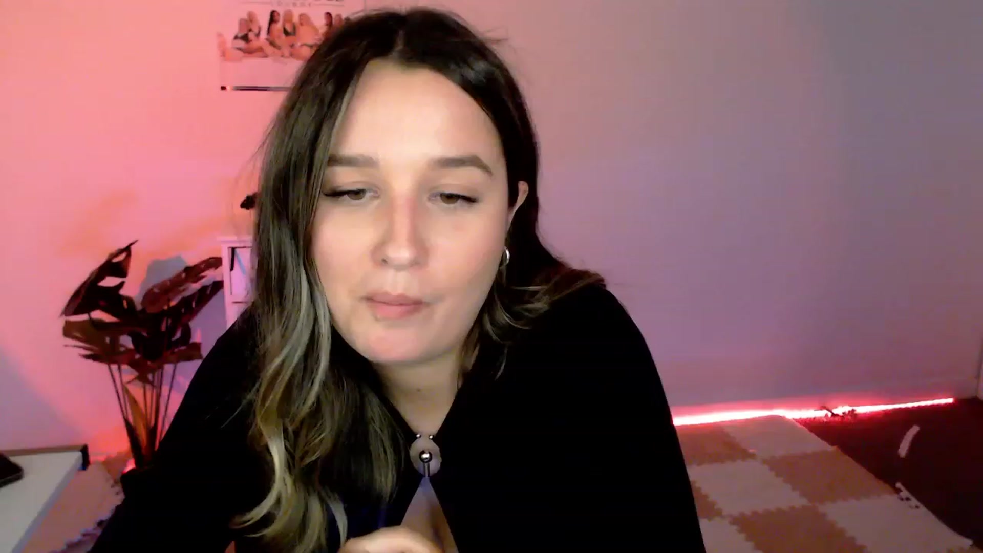 Gallery image thumbnail from StonksRoom's myfreecams stream on, 02/09/2024, 10:09 image 15 of 20