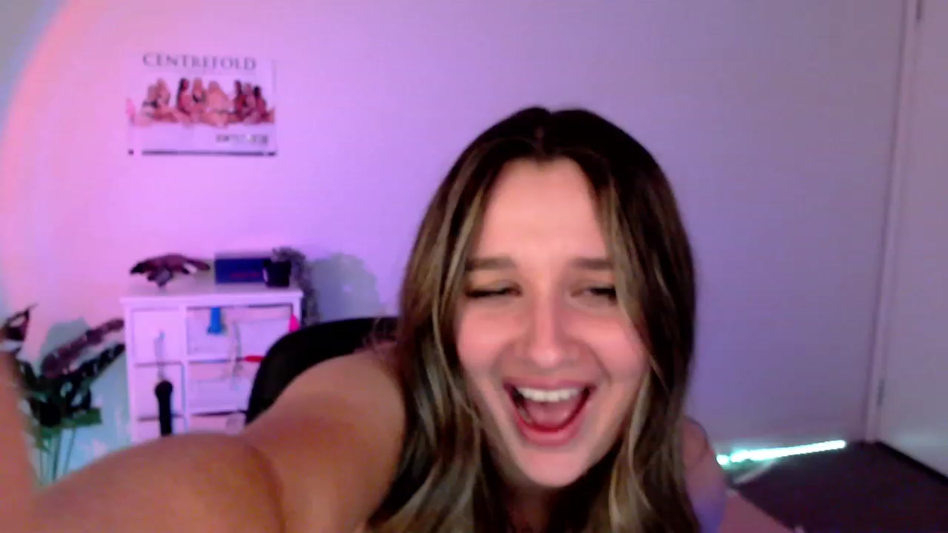 Gallery image thumbnail from StonksRoom's myfreecams stream on, 02/16/2024, 16:00 image 18 of 20