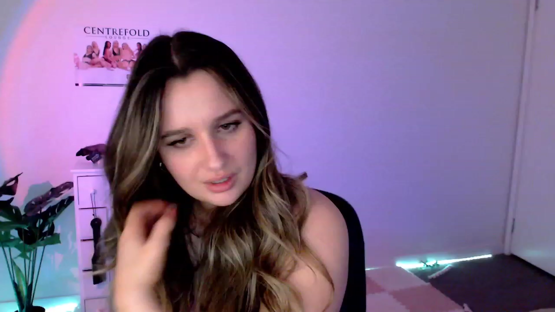 Gallery image thumbnail from StonksRoom's myfreecams stream on, 02/16/2024, 16:00 image 14 of 20