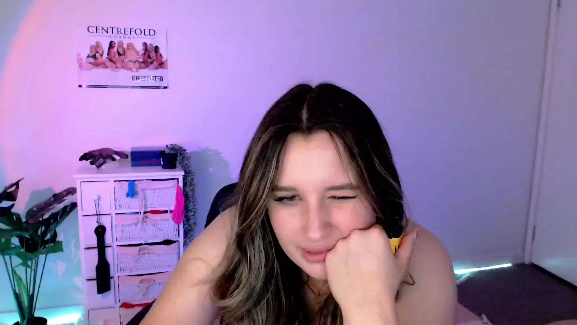 Gallery image thumbnail from StonksRoom's myfreecams stream on, 02/16/2024, 16:00 image 16 of 20