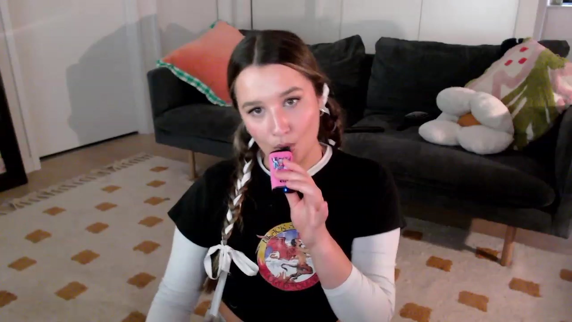 Gallery image thumbnail from StonksRoom's myfreecams stream on, 02/18/2024, 09:48 image 16 of 20