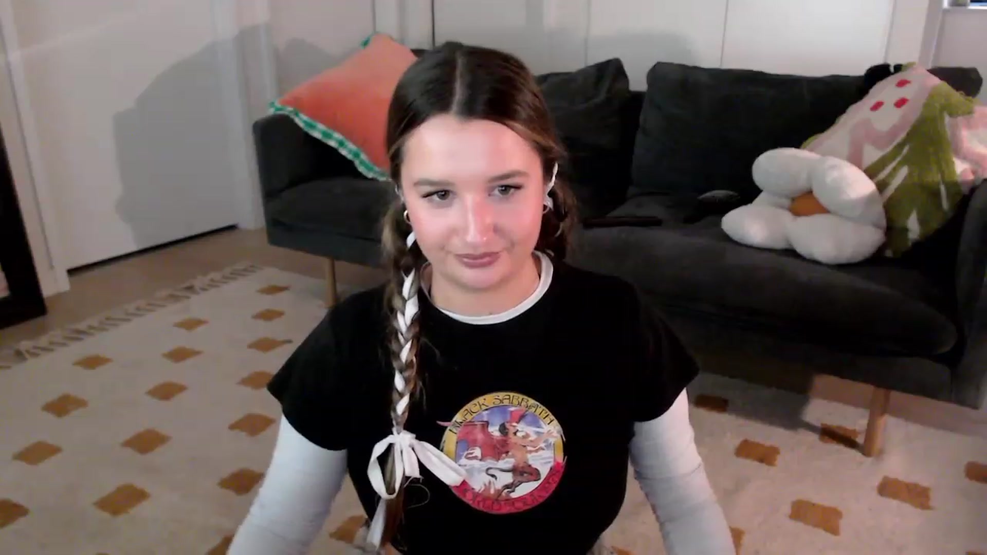 Gallery image thumbnail from StonksRoom's myfreecams stream on, 02/18/2024, 09:48 image 17 of 20
