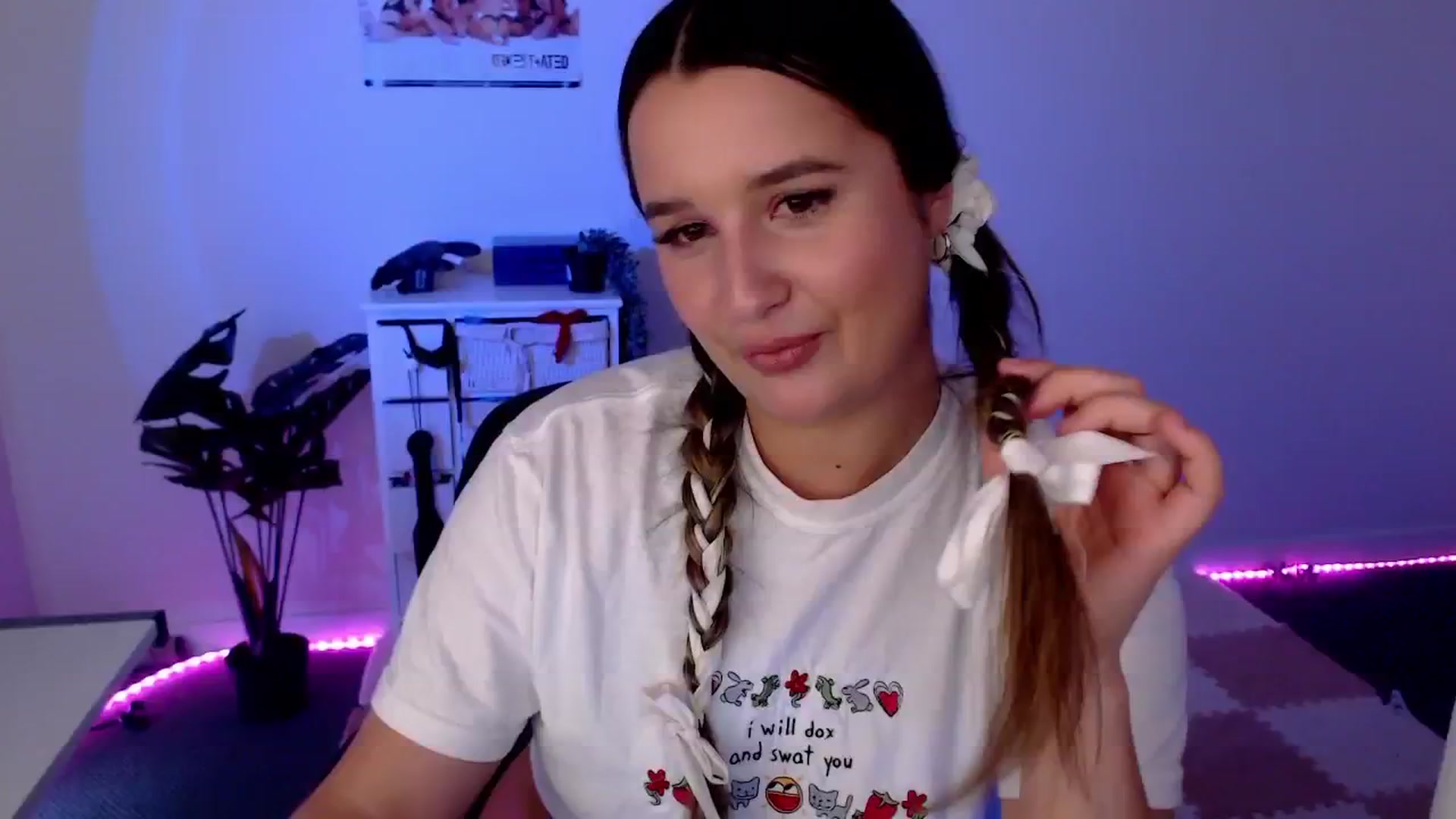 Gallery image thumbnail from StonksRoom's myfreecams stream on, 02/20/2024, 08:08 image 10 of 20