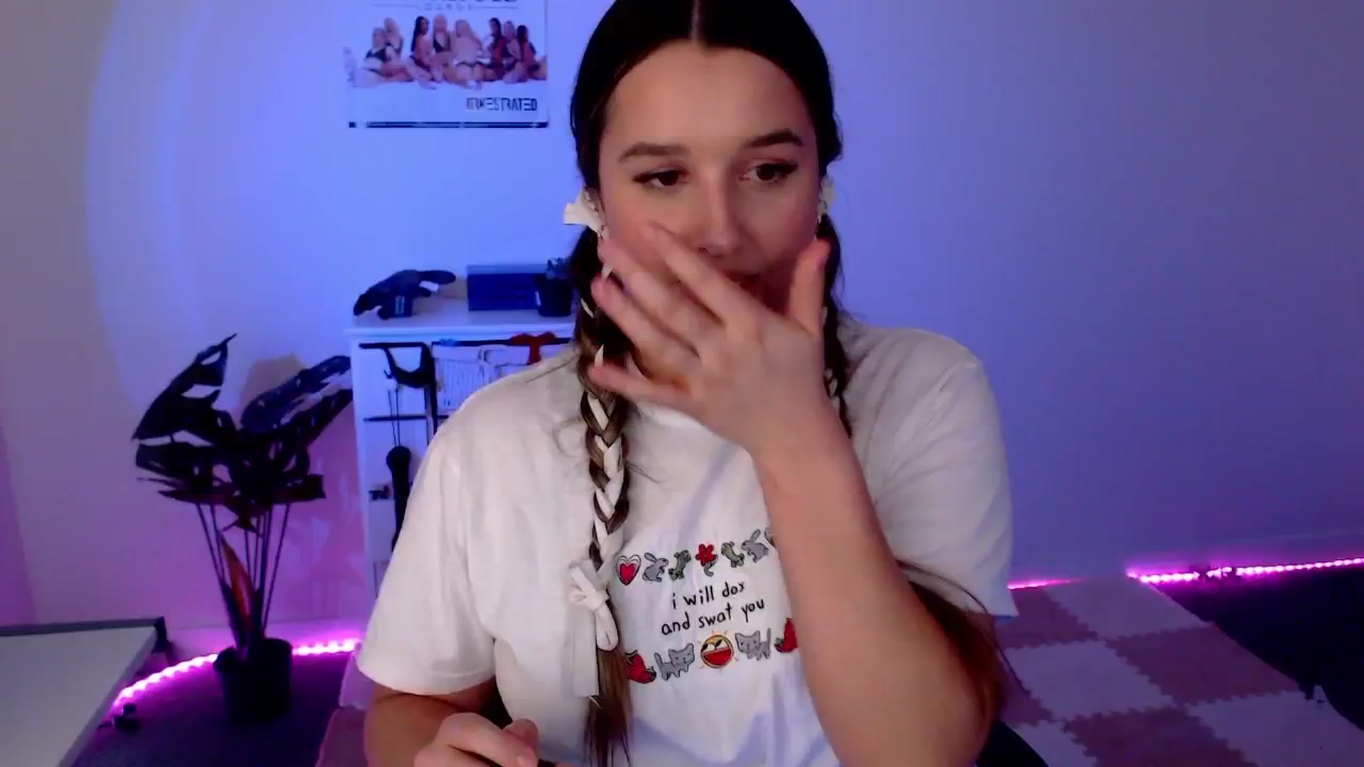 Gallery image thumbnail from StonksRoom's myfreecams stream on, 02/20/2024, 08:08 image 19 of 20