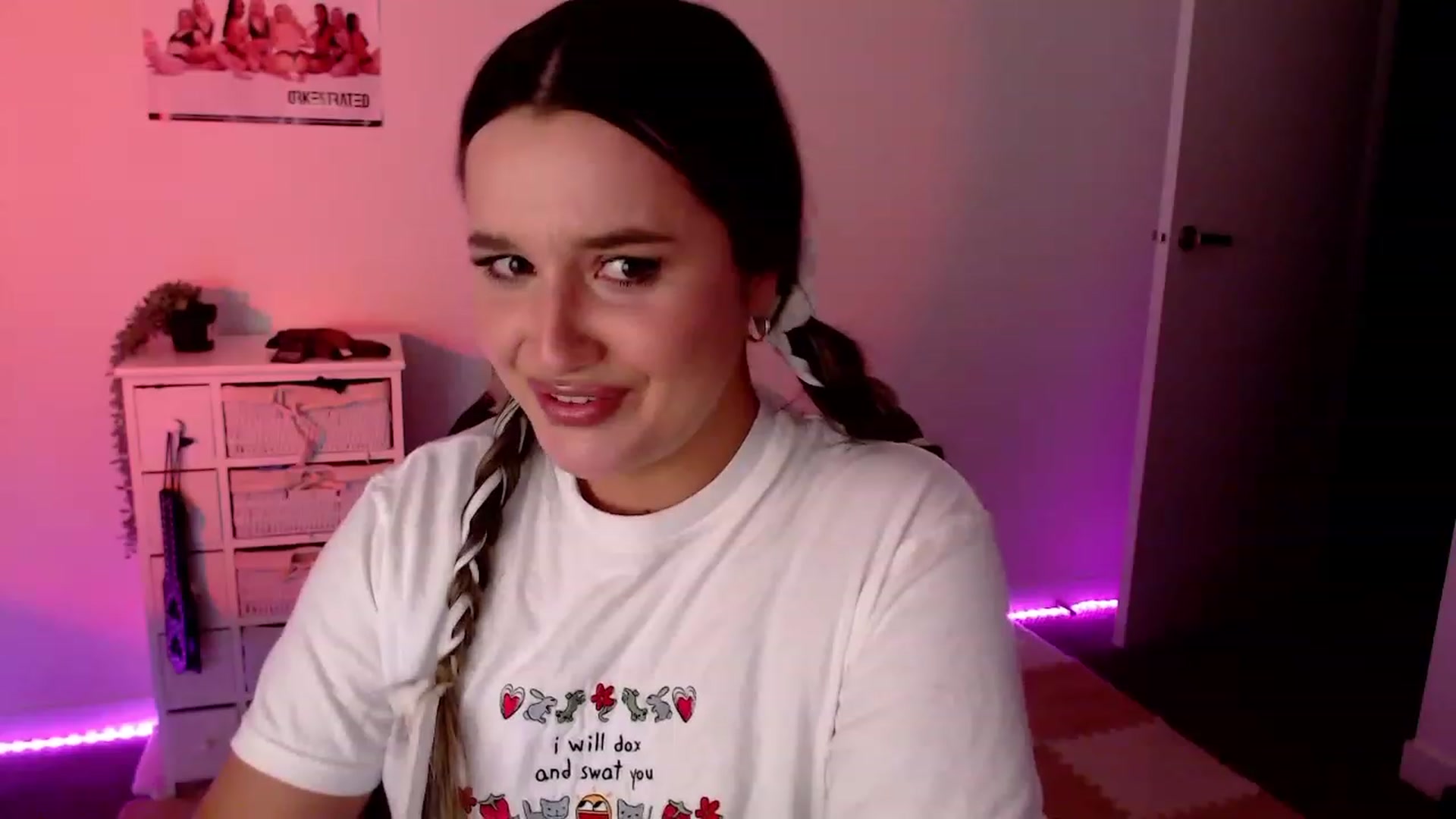Gallery image thumbnail from StonksRoom's myfreecams stream on, 02/29/2024, 10:01 image 16 of 20