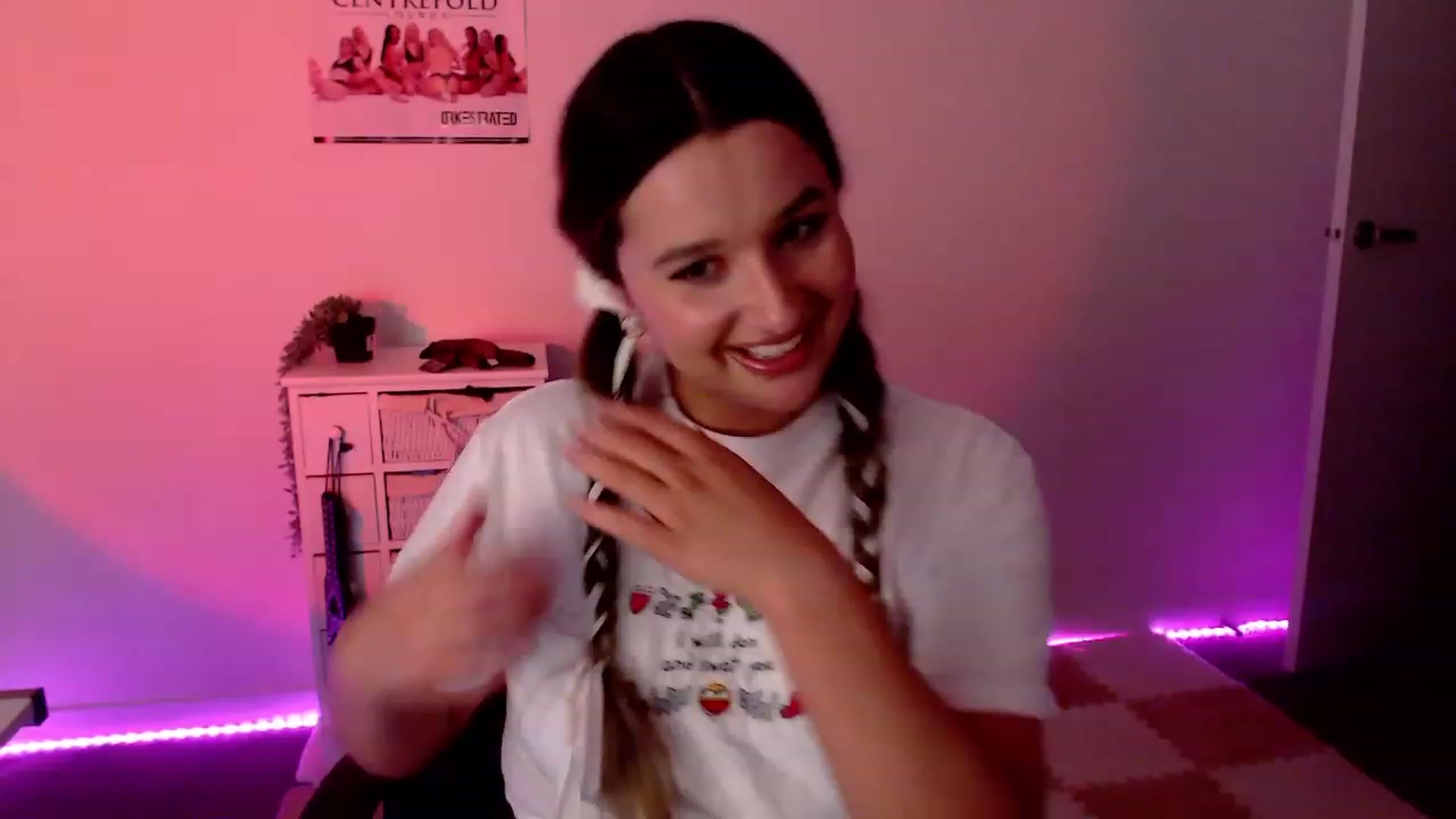 Gallery image thumbnail from StonksRoom's myfreecams stream on, 02/29/2024, 10:01 image 18 of 20