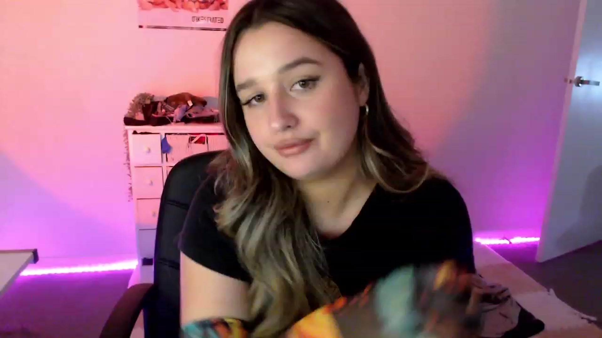 Gallery image thumbnail from StonksRoom's myfreecams stream on, 03/01/2024, 12:11 image 11 of 20