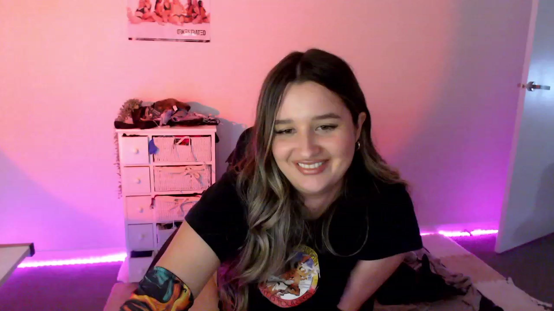 Gallery image thumbnail from StonksRoom's myfreecams stream on, 03/01/2024, 12:11 image 20 of 20