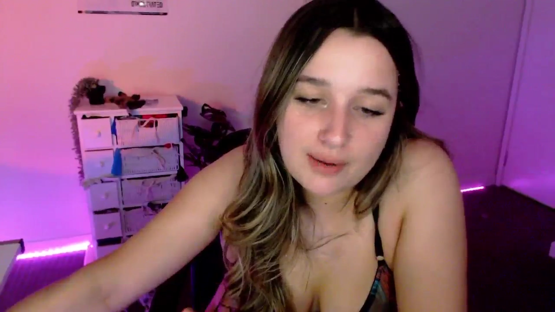 Gallery image thumbnail from StonksRoom's myfreecams stream on, 03/02/2024, 16:51 image 2 of 20