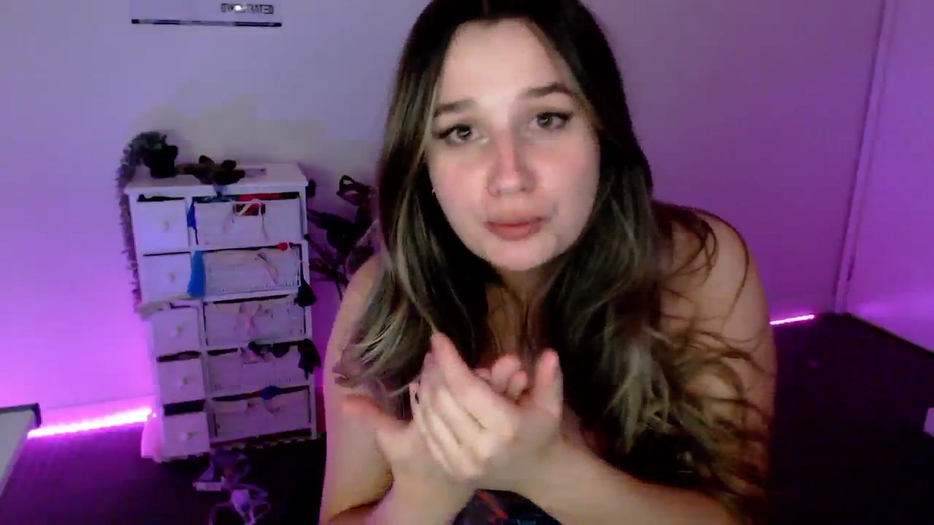 Gallery image thumbnail from StonksRoom's myfreecams stream on, 03/02/2024, 16:51 image 6 of 20