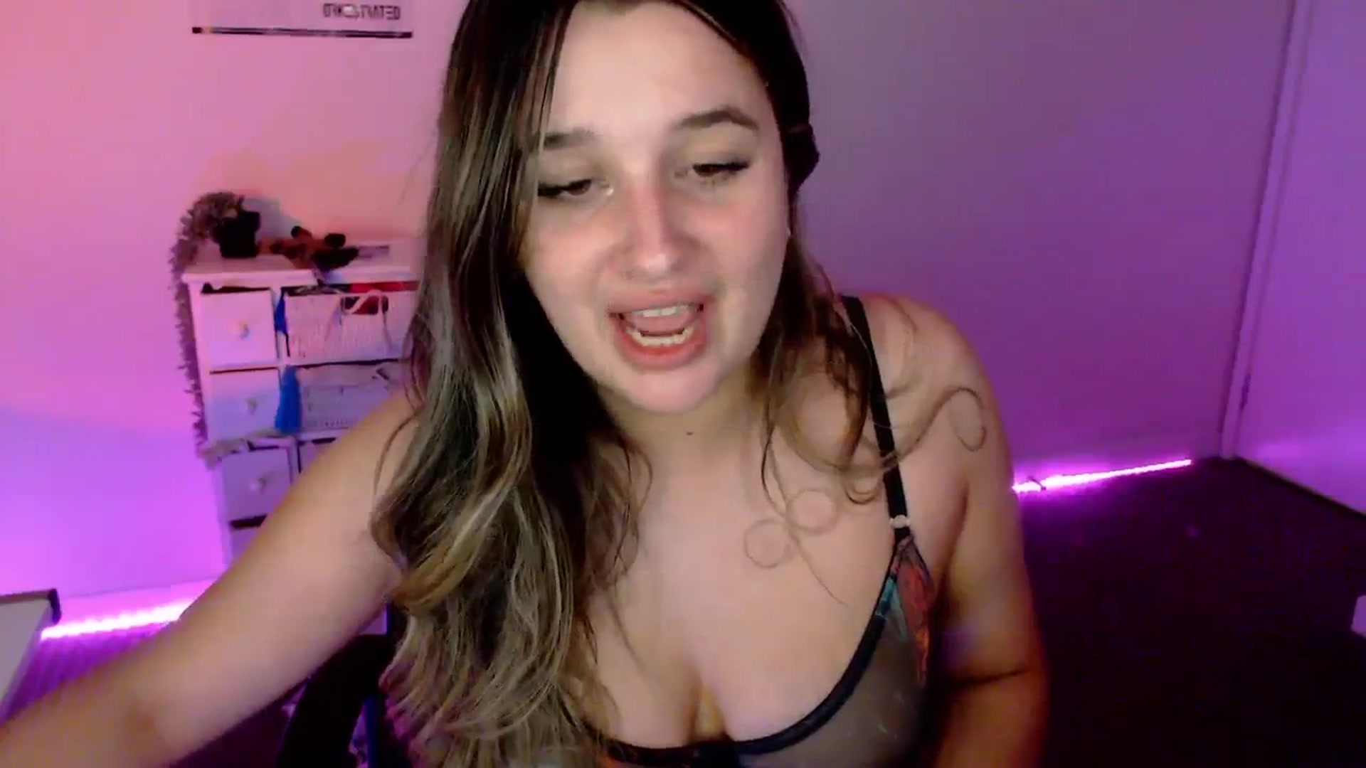 Gallery image thumbnail from StonksRoom's myfreecams stream on, 03/02/2024, 16:51 image 18 of 20