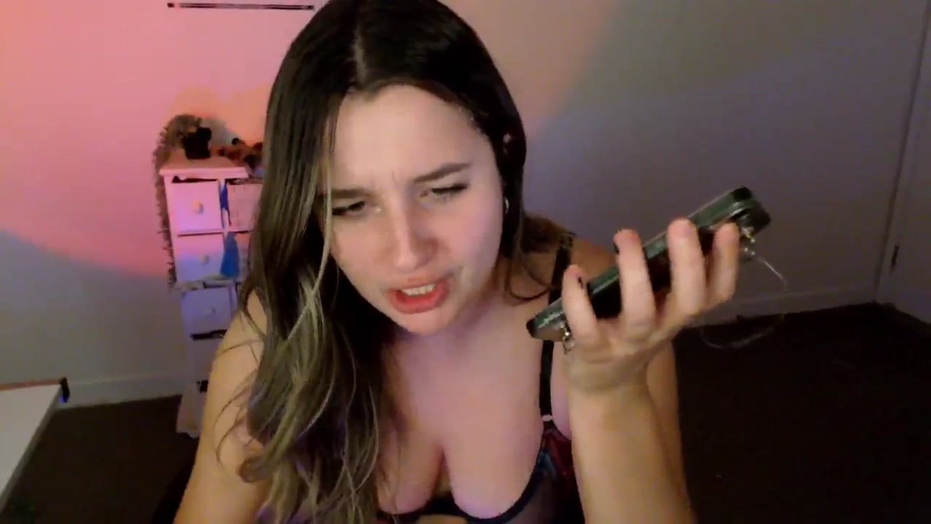 Gallery image thumbnail from StonksRoom's myfreecams stream on, 03/02/2024, 18:18 image 17 of 20